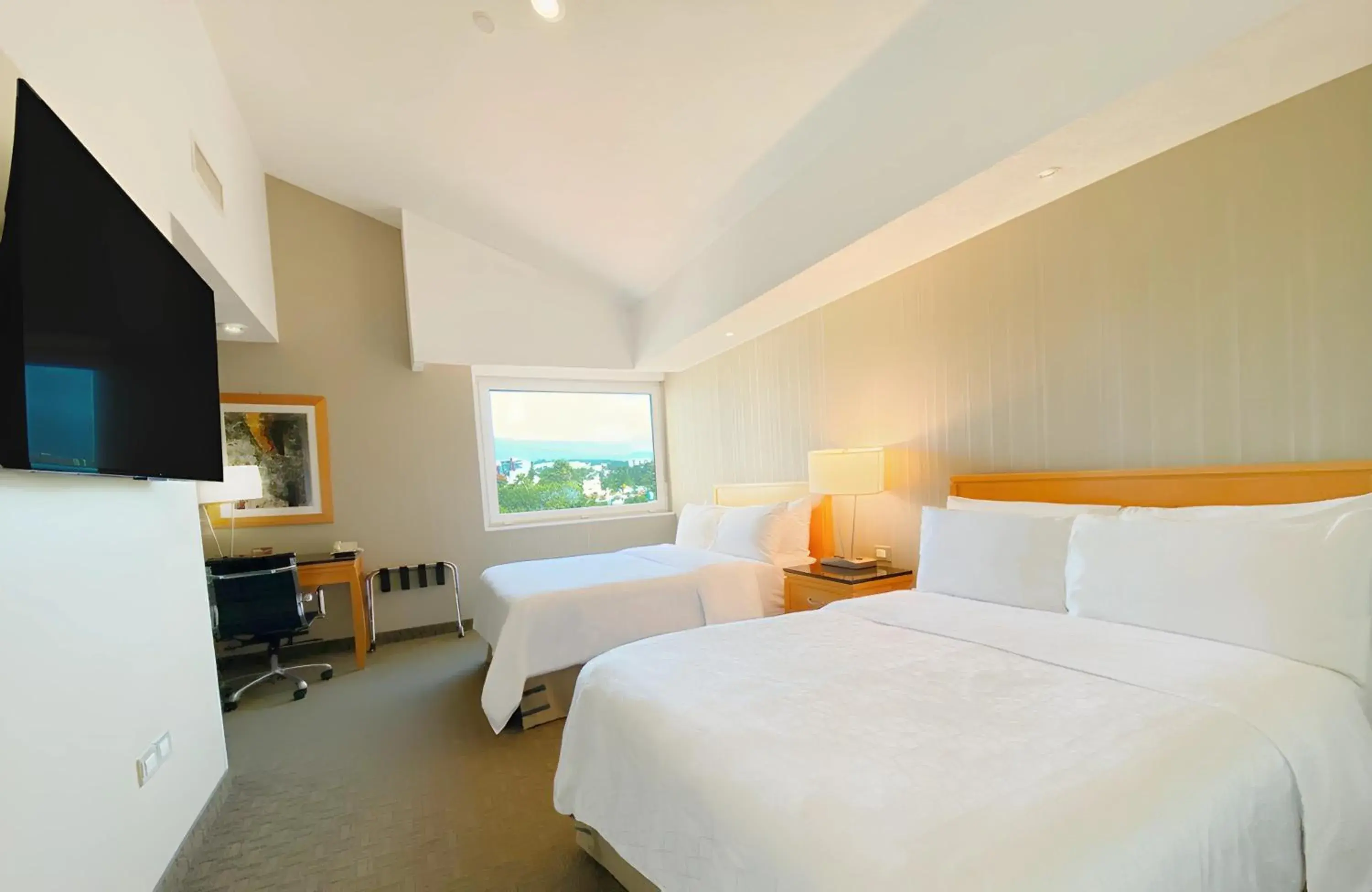 One-Bedroom Suite in Holiday Inn Cuernavaca by IHG One-Bedroom Suite in Holiday Inn Cuernavaca by IHG