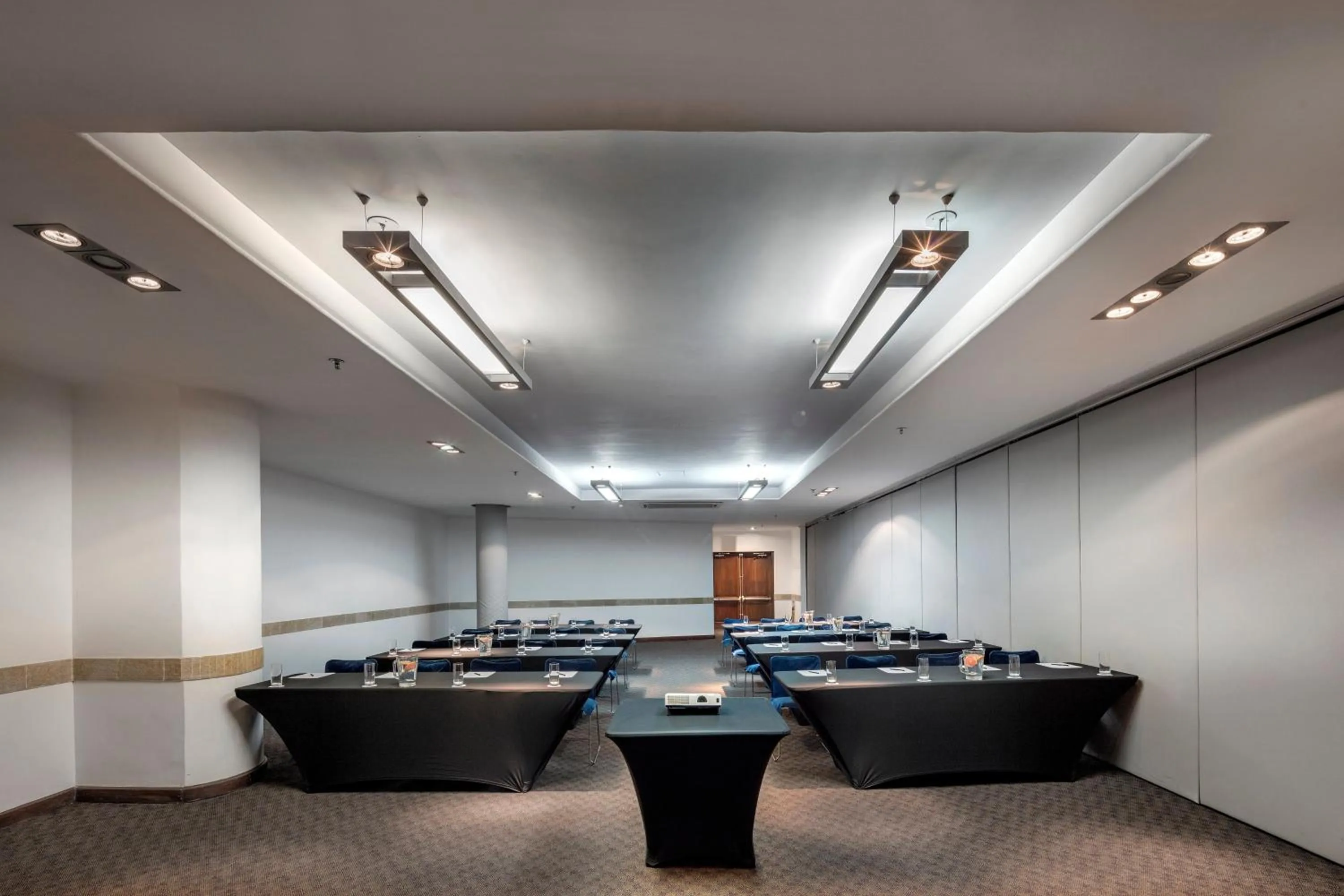 Meeting/conference room in Presidente InterContinental Puebla by IHG