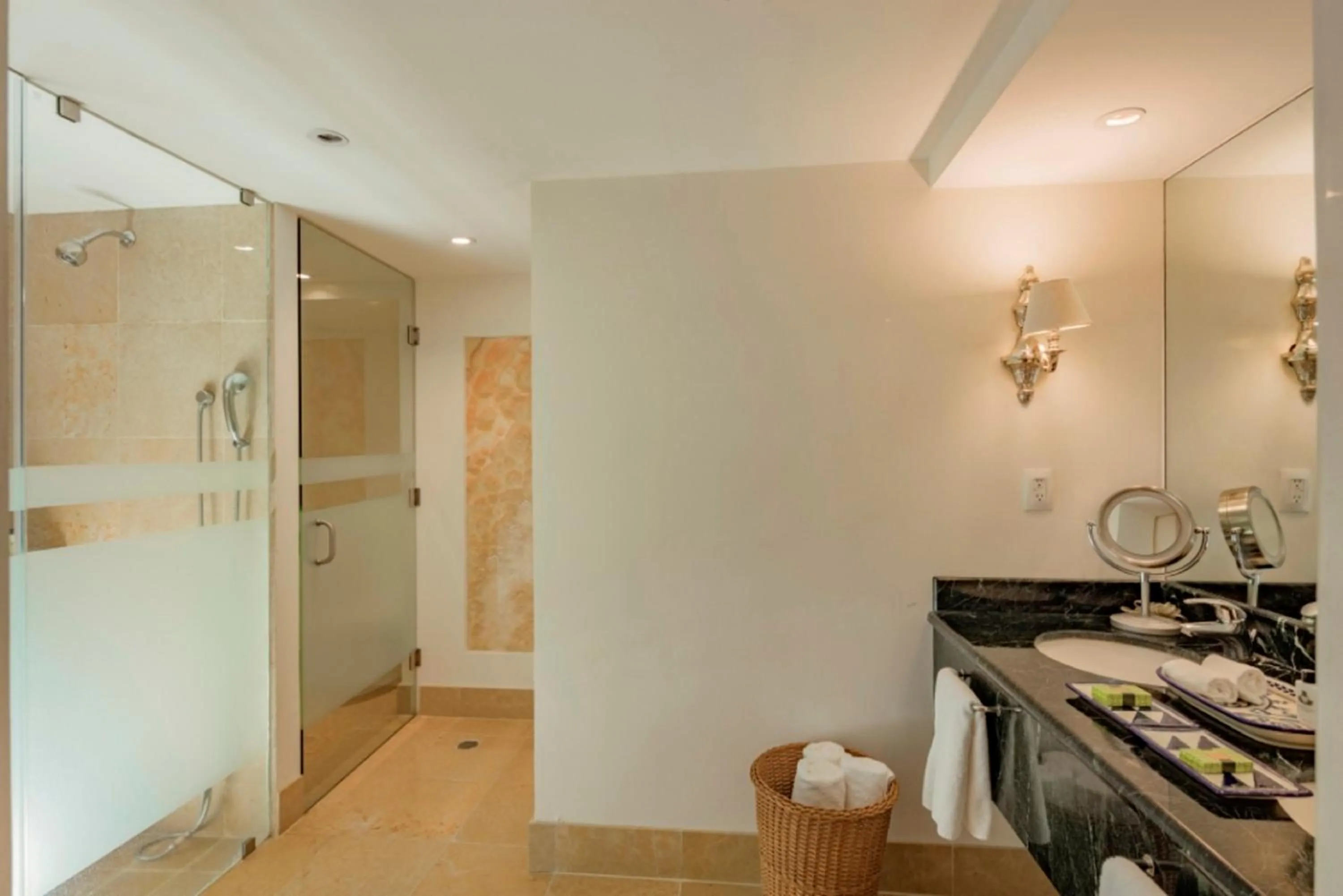 Bathroom in Presidente InterContinental Puebla by IHG