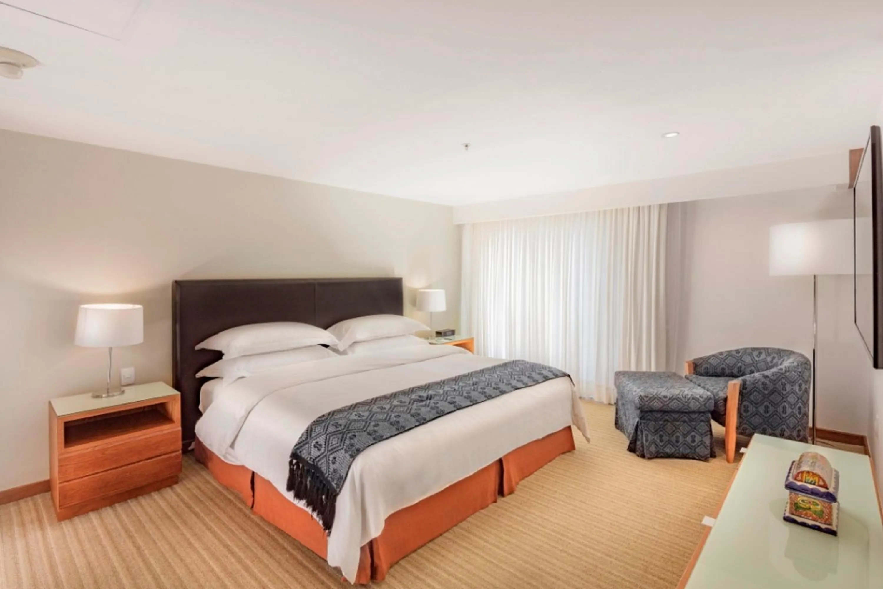 Bed in Presidente InterContinental Puebla by IHG