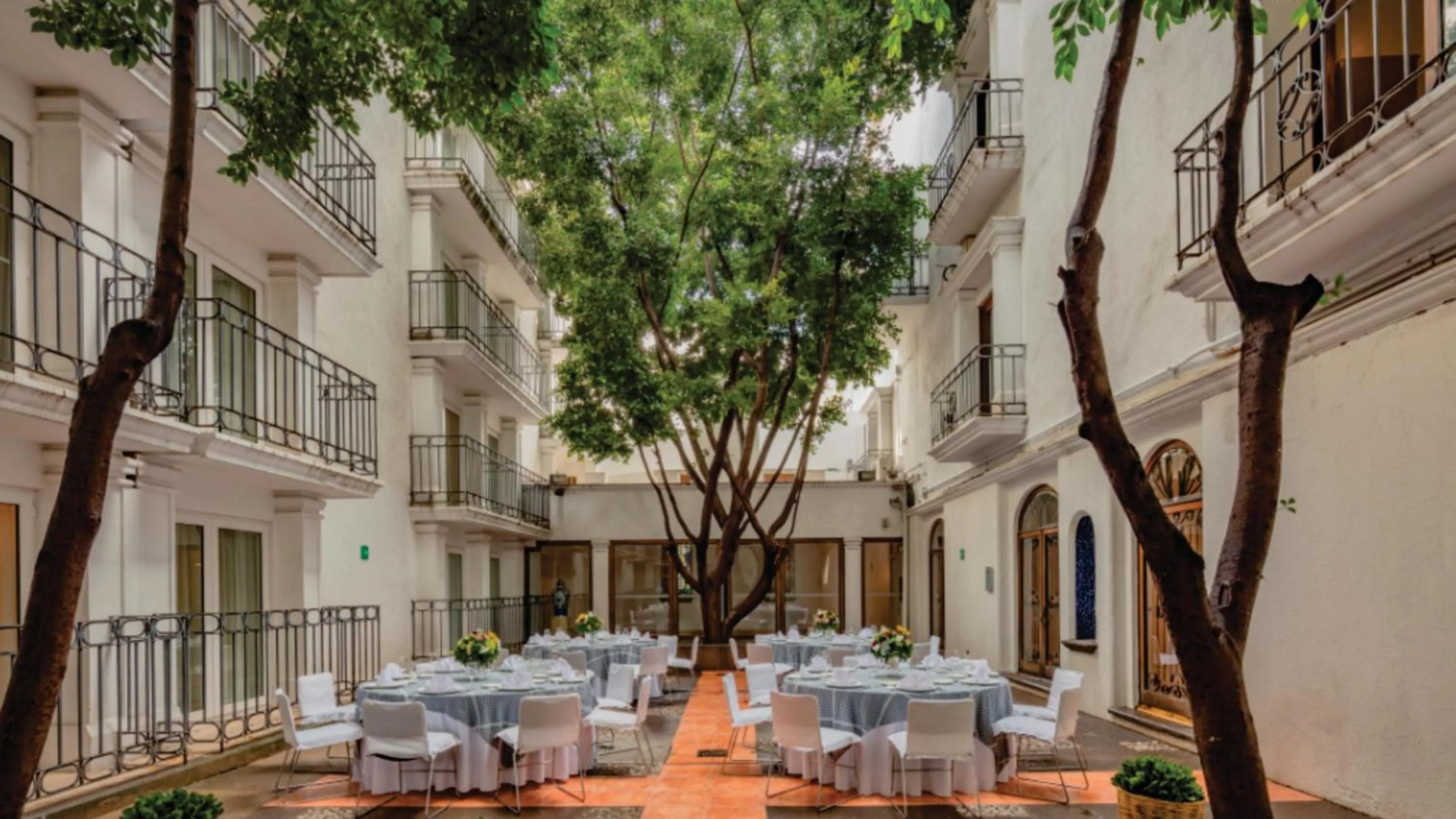 Meeting/conference room in Presidente InterContinental Puebla by IHG