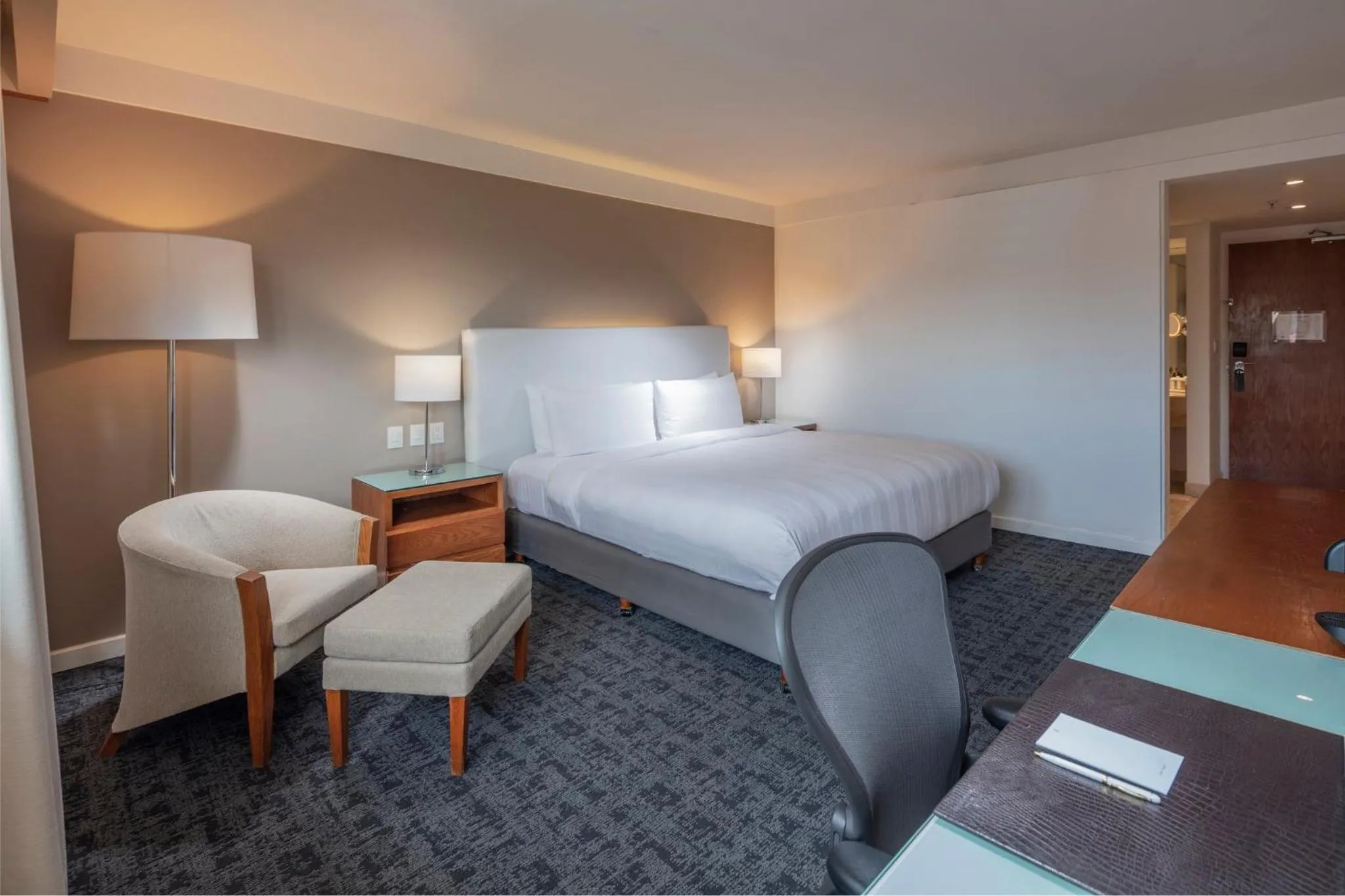 Photo of the whole room, Bed in Presidente InterContinental Puebla by IHG