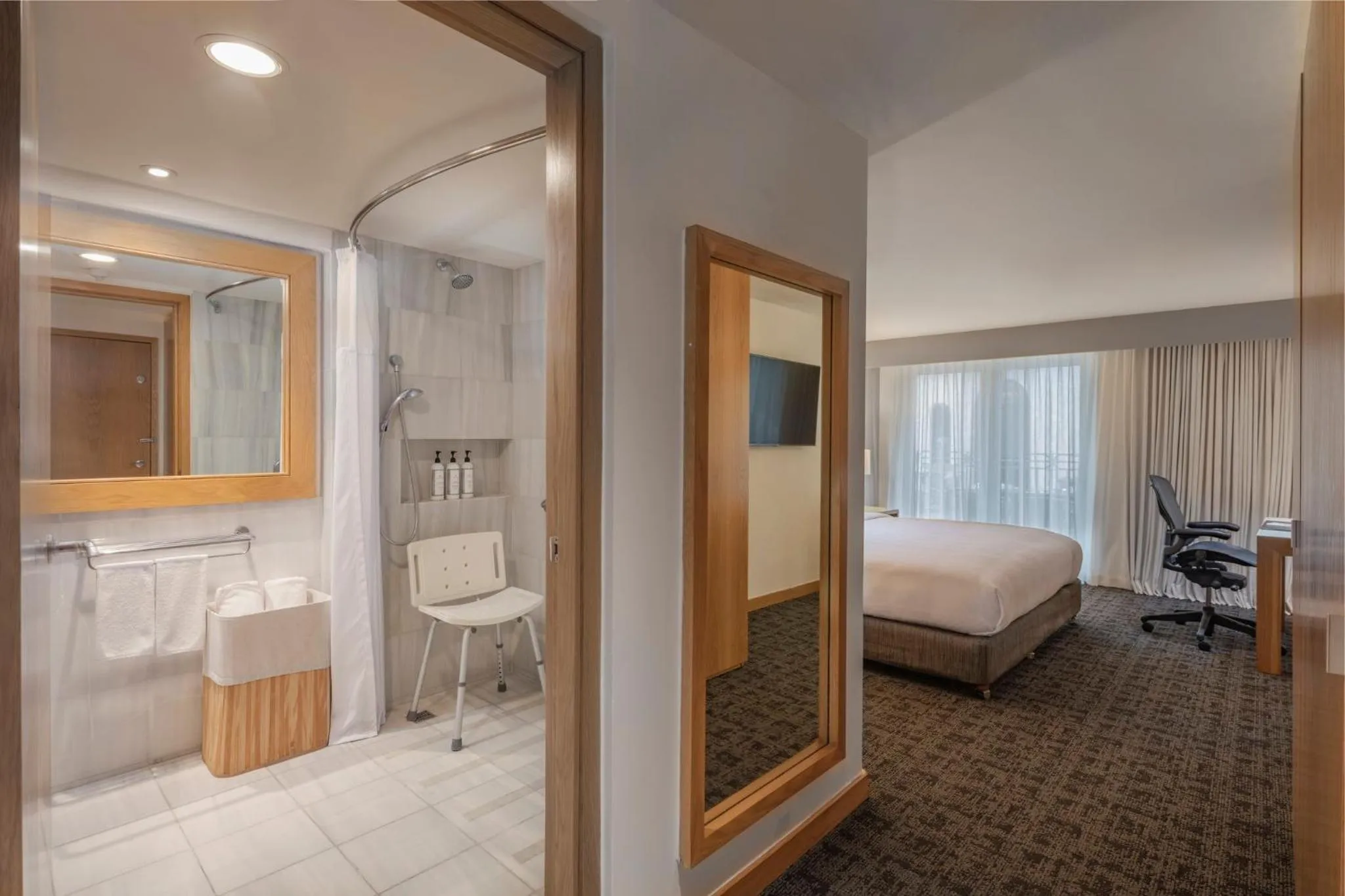 Photo of the whole room, Bed in Presidente InterContinental Puebla by IHG