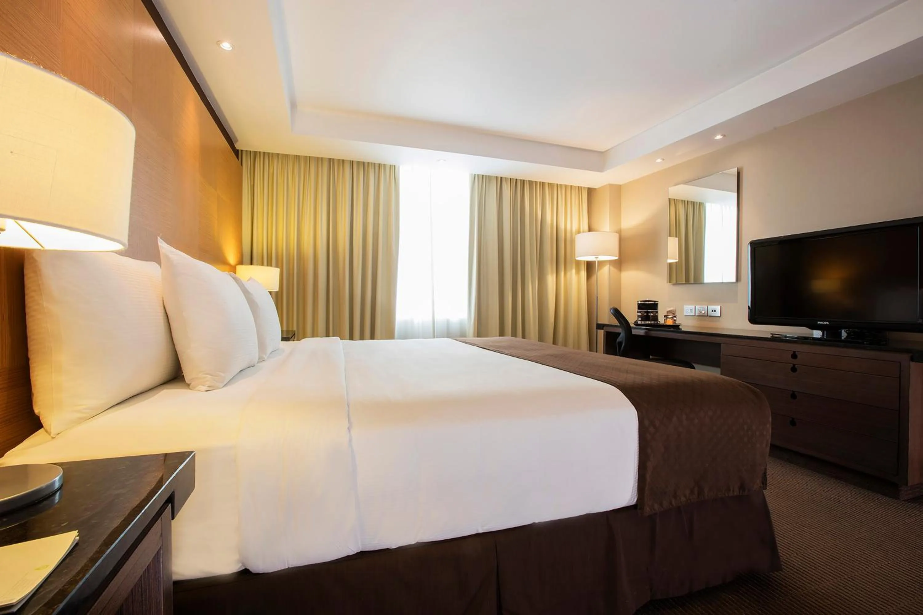 Photo of the whole room, Bed in Krystal Urban Aeropuerto Ciudad de Mexico