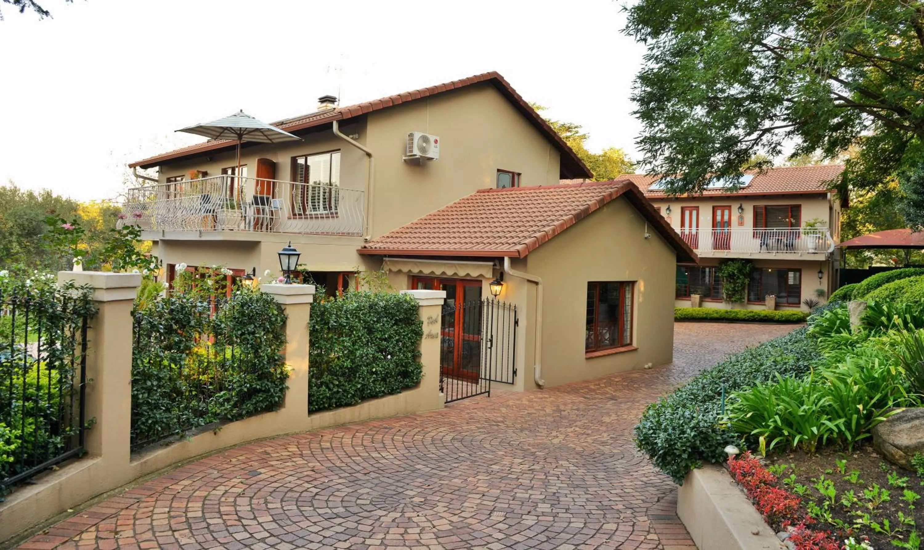 Facade/entrance in Bellgrove Guest House Sandton