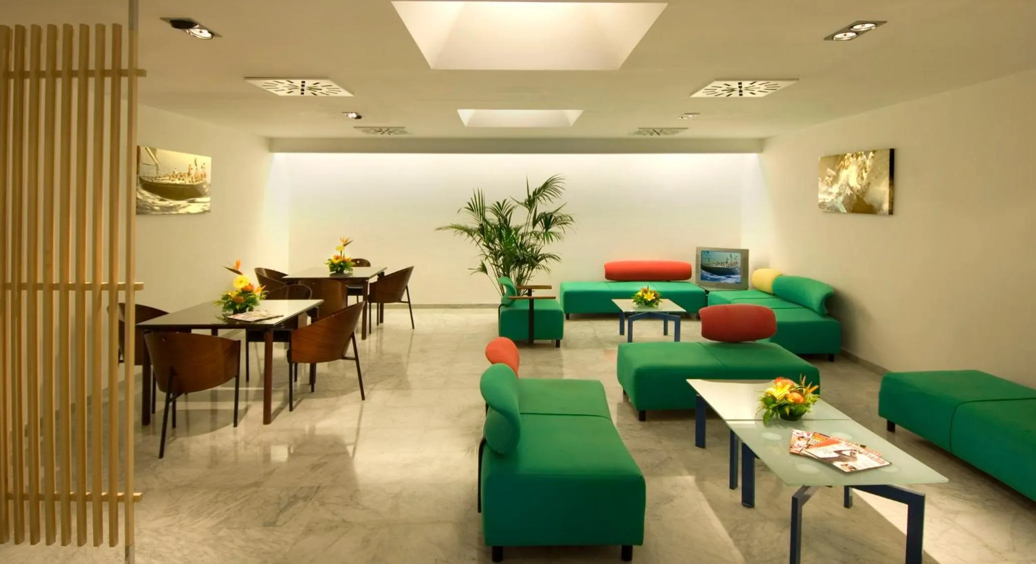 Lounge or bar in Hotel Nautico