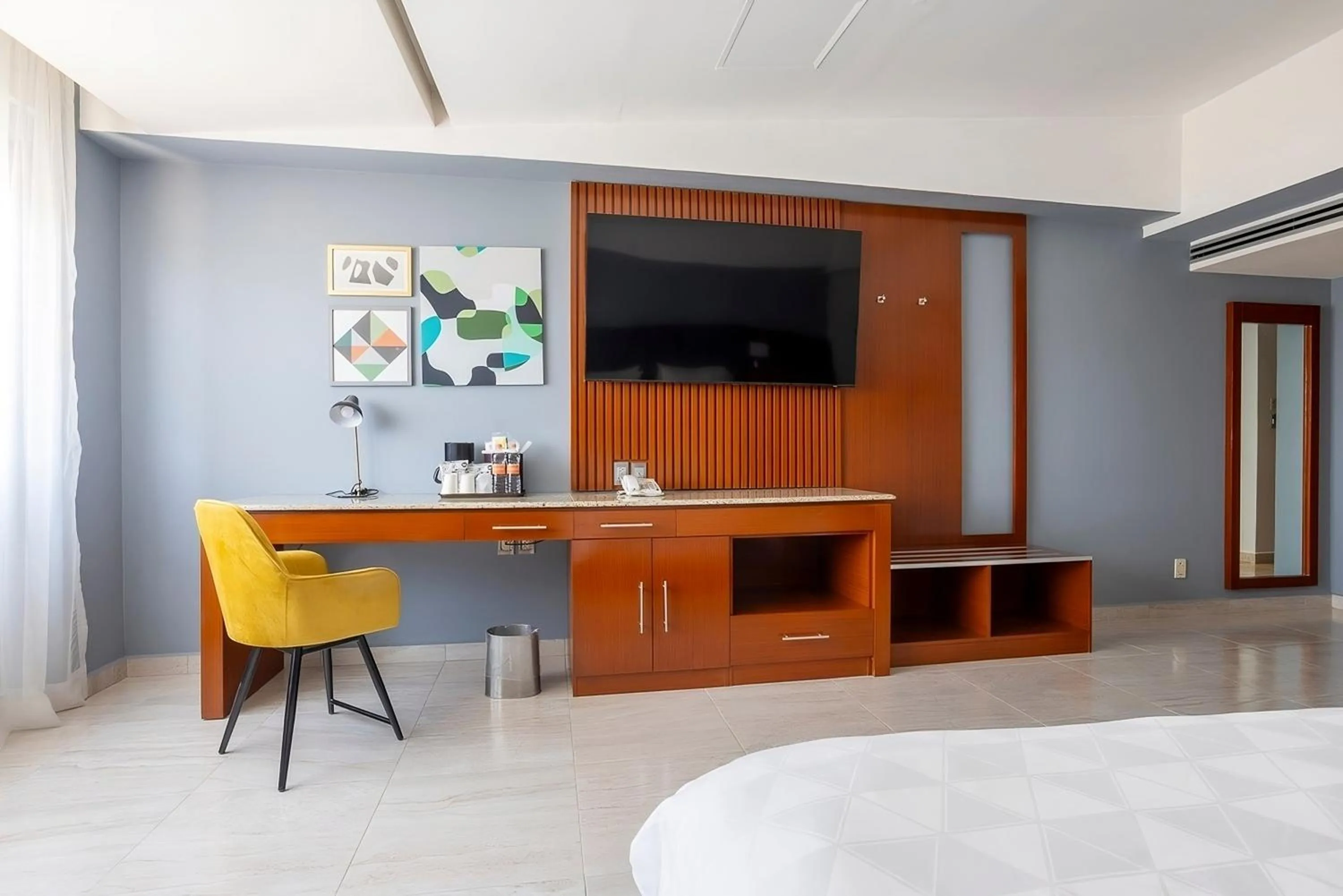 TV and multimedia, Bed in Holiday Inn Puebla Finsa by IHG