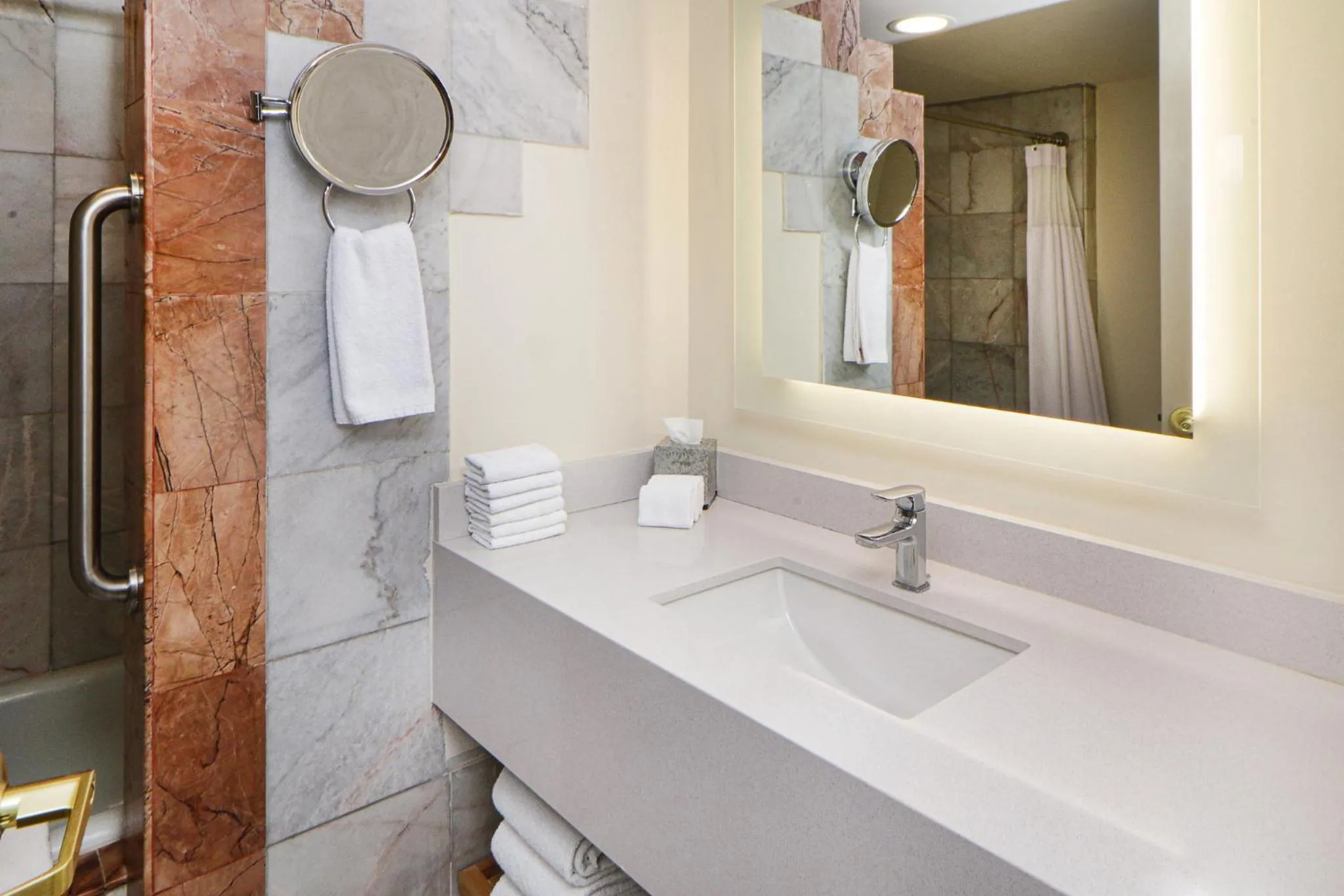 Bathroom in Crowne Plaza Hotel Monterrey by IHG