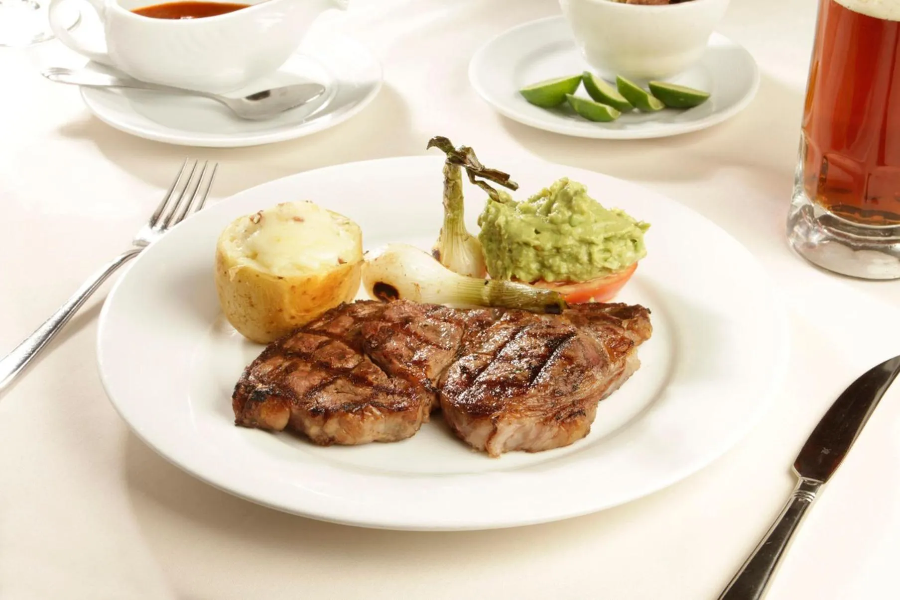 Restaurant/places to eat in Crowne Plaza Hotel Monterrey by IHG