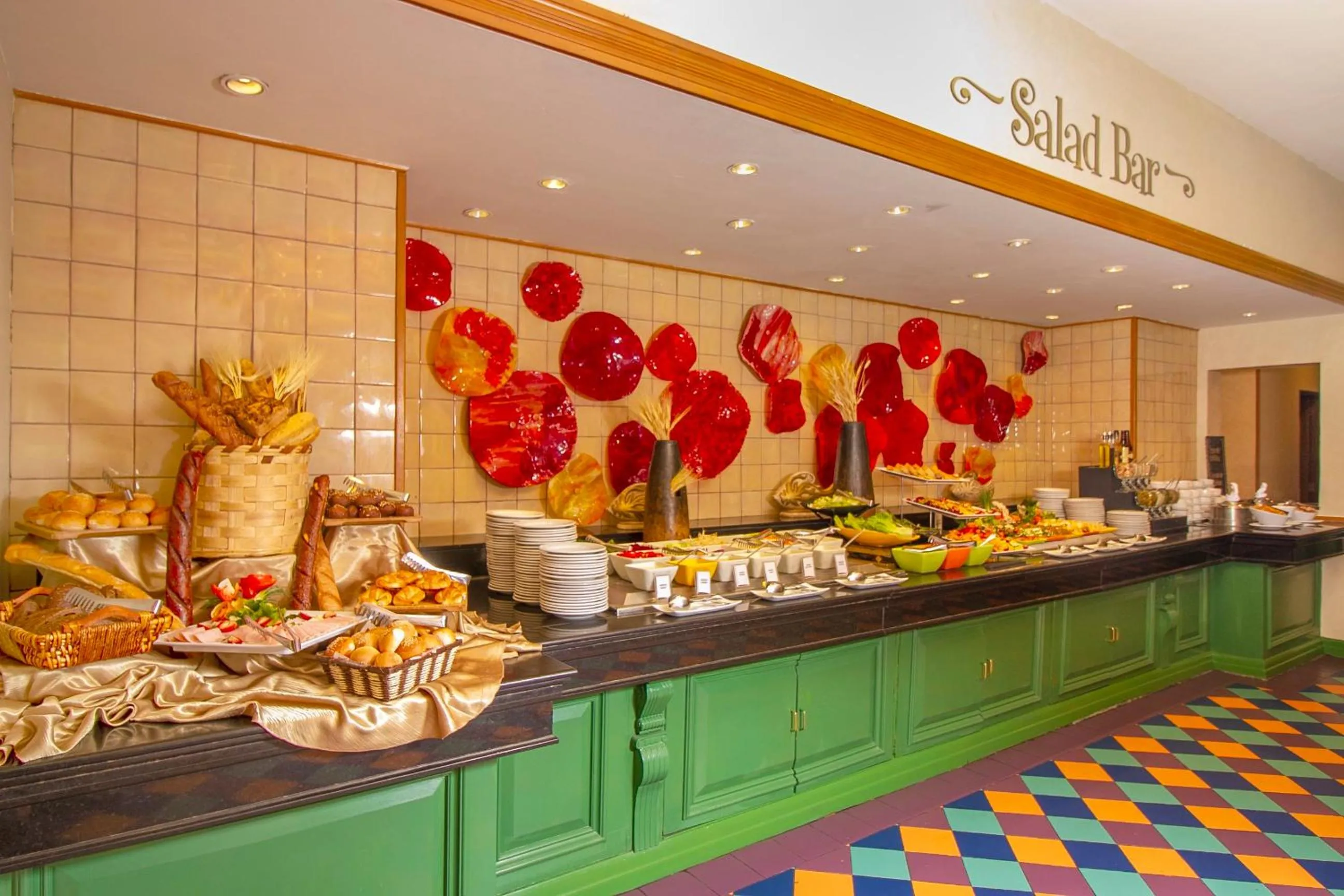 Restaurant/places to eat in Crowne Plaza Hotel Monterrey by IHG