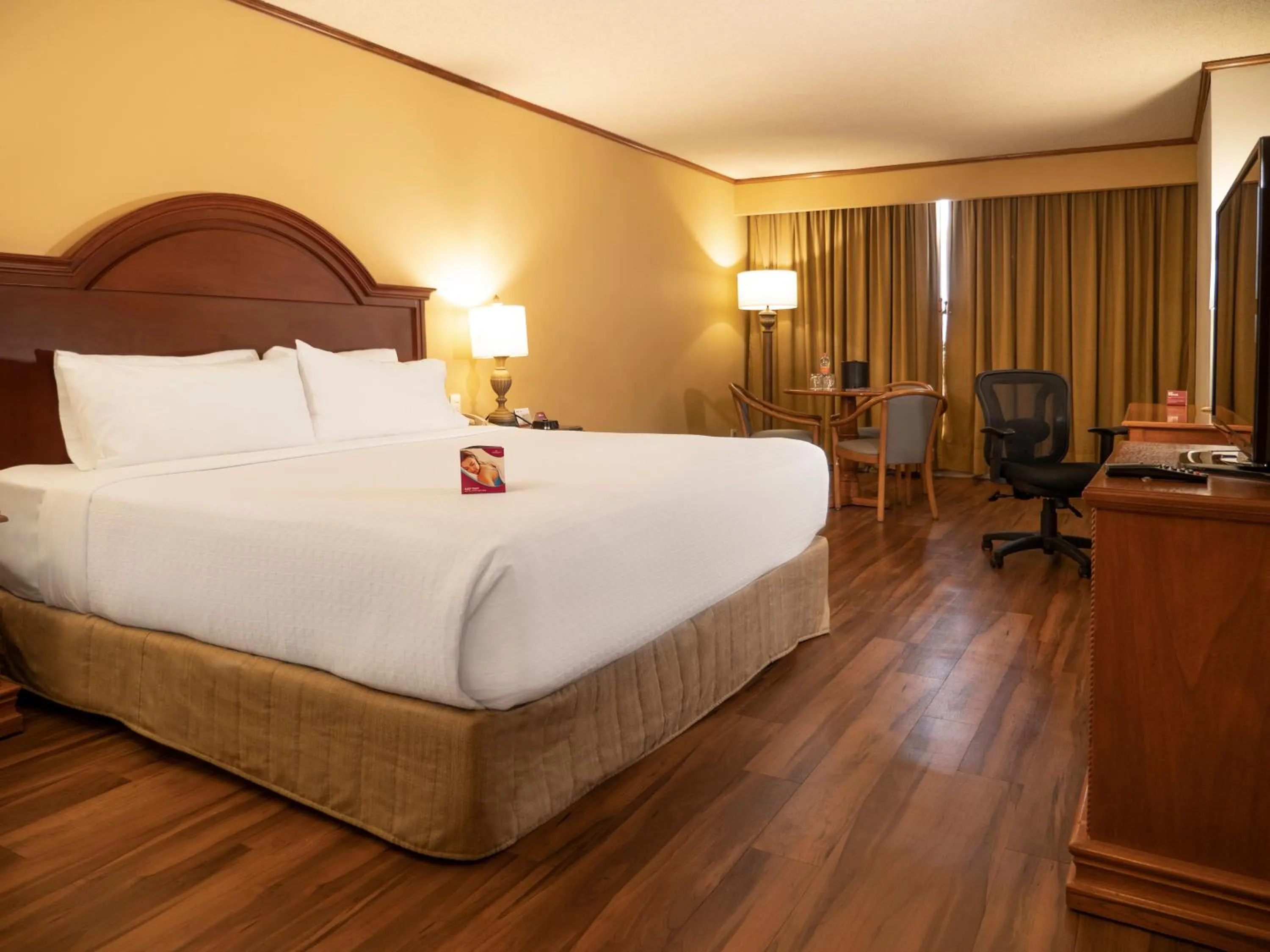 Bedroom, Bed in Crowne Plaza Hotel Monterrey by IHG