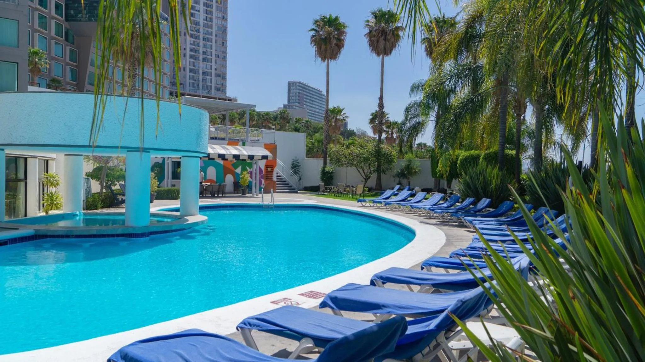 Swimming pool in Holiday Inn Queretaro Zona Diamante by IHG