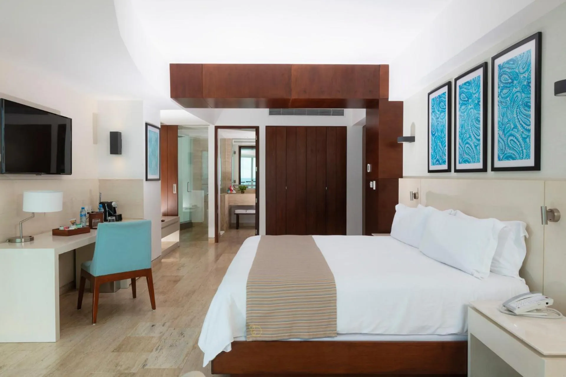 Bed in Krystal Grand Cancun All Inclusive