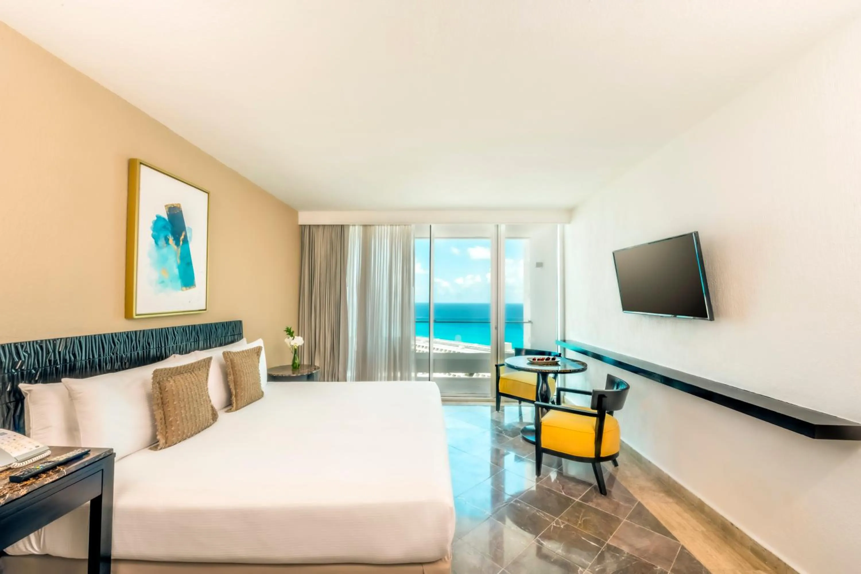 Bed in Krystal Grand Cancun All Inclusive