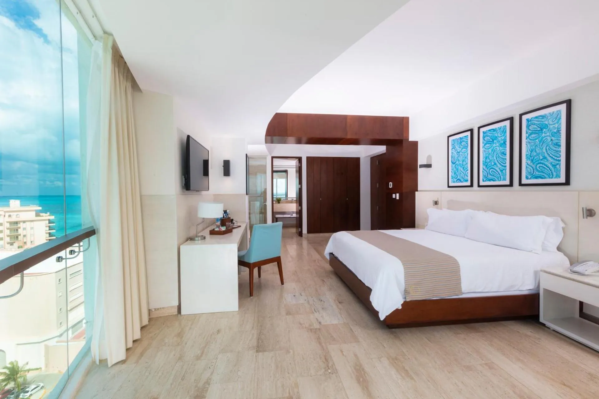 Bed in Krystal Grand Cancun All Inclusive