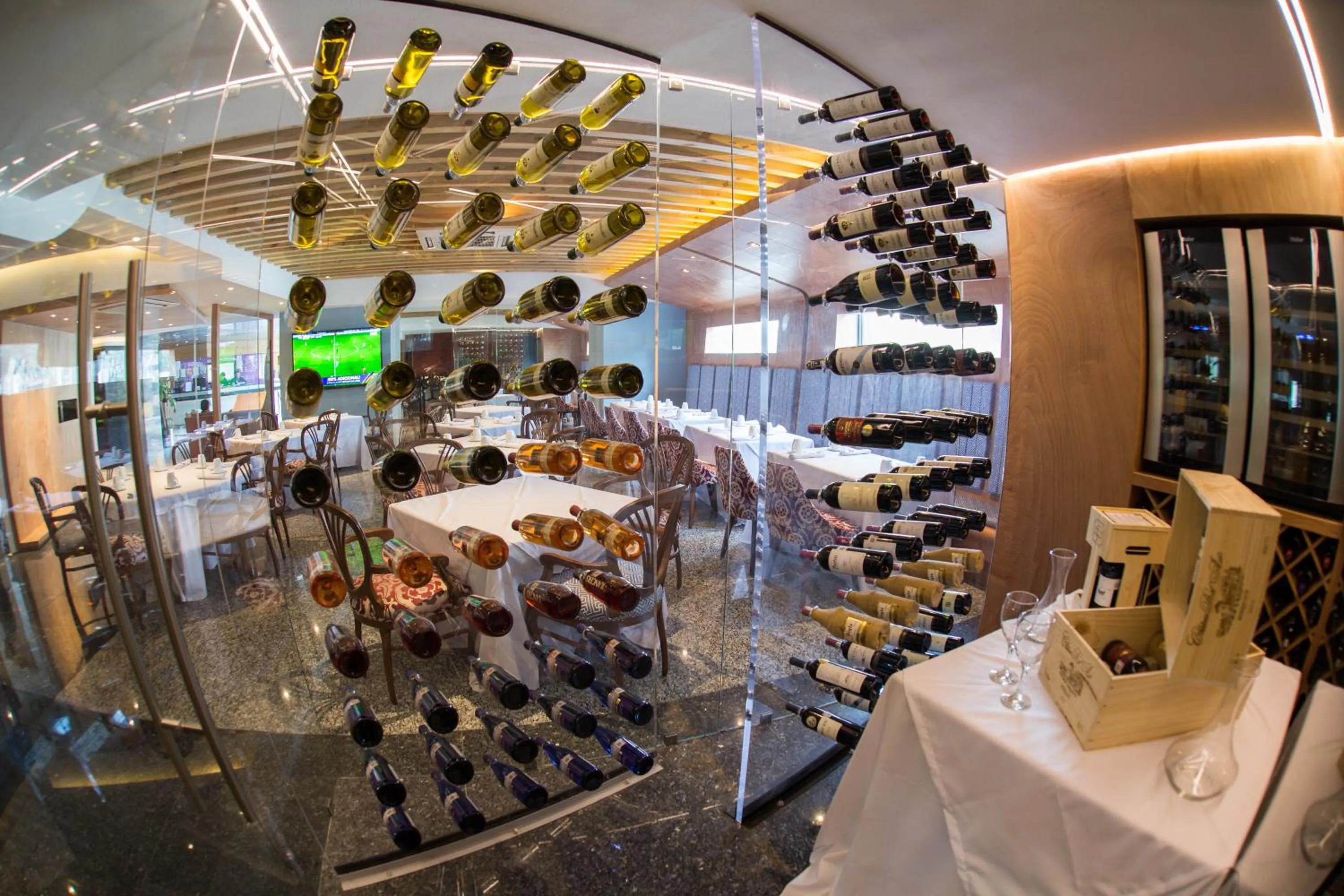 Restaurant/places to eat in WeEnjoy Hotels Grand Prix Aeropuerto CDMX