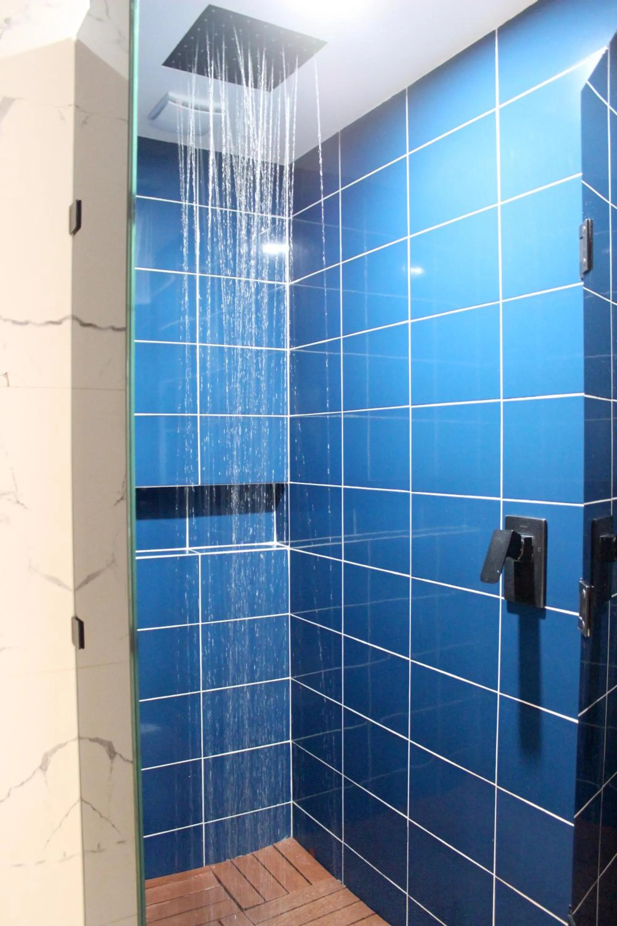 Bath in WeEnjoy Hotels Grand Prix Aeropuerto CDMX