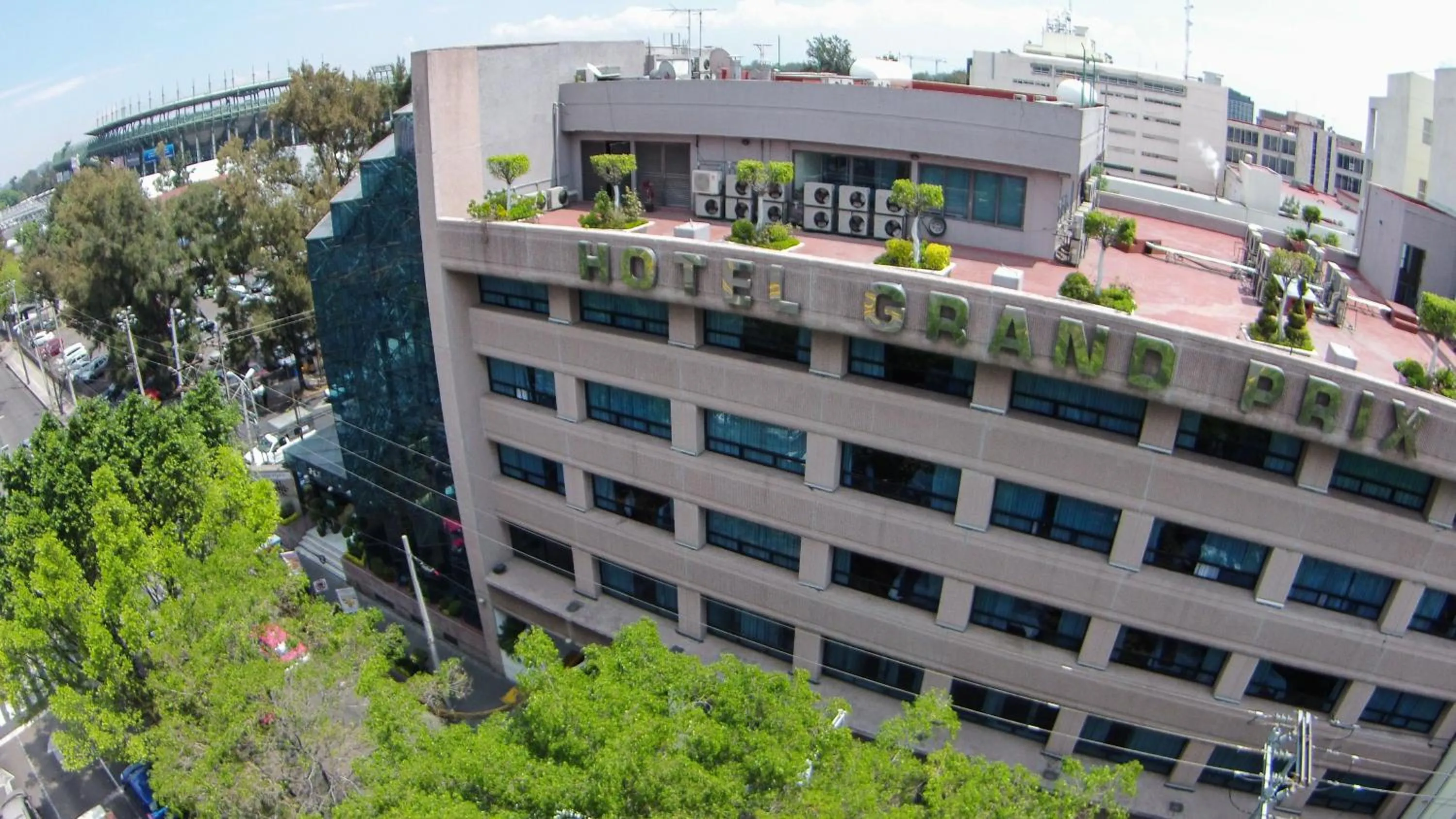 Facade/entrance in WeEnjoy Hotels Grand Prix Aeropuerto CDMX