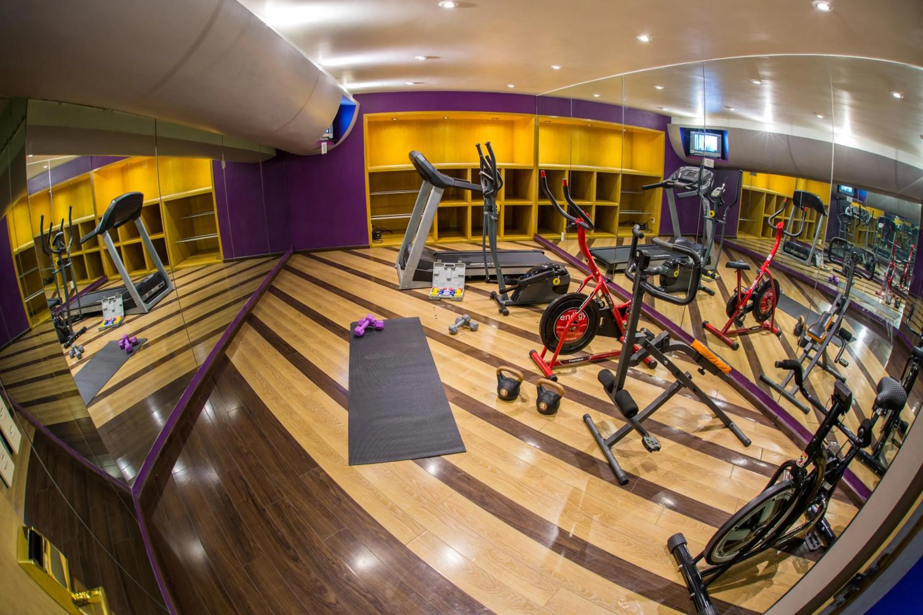 Fitness centre/facilities in WeEnjoy Hotels Grand Prix Aeropuerto CDMX