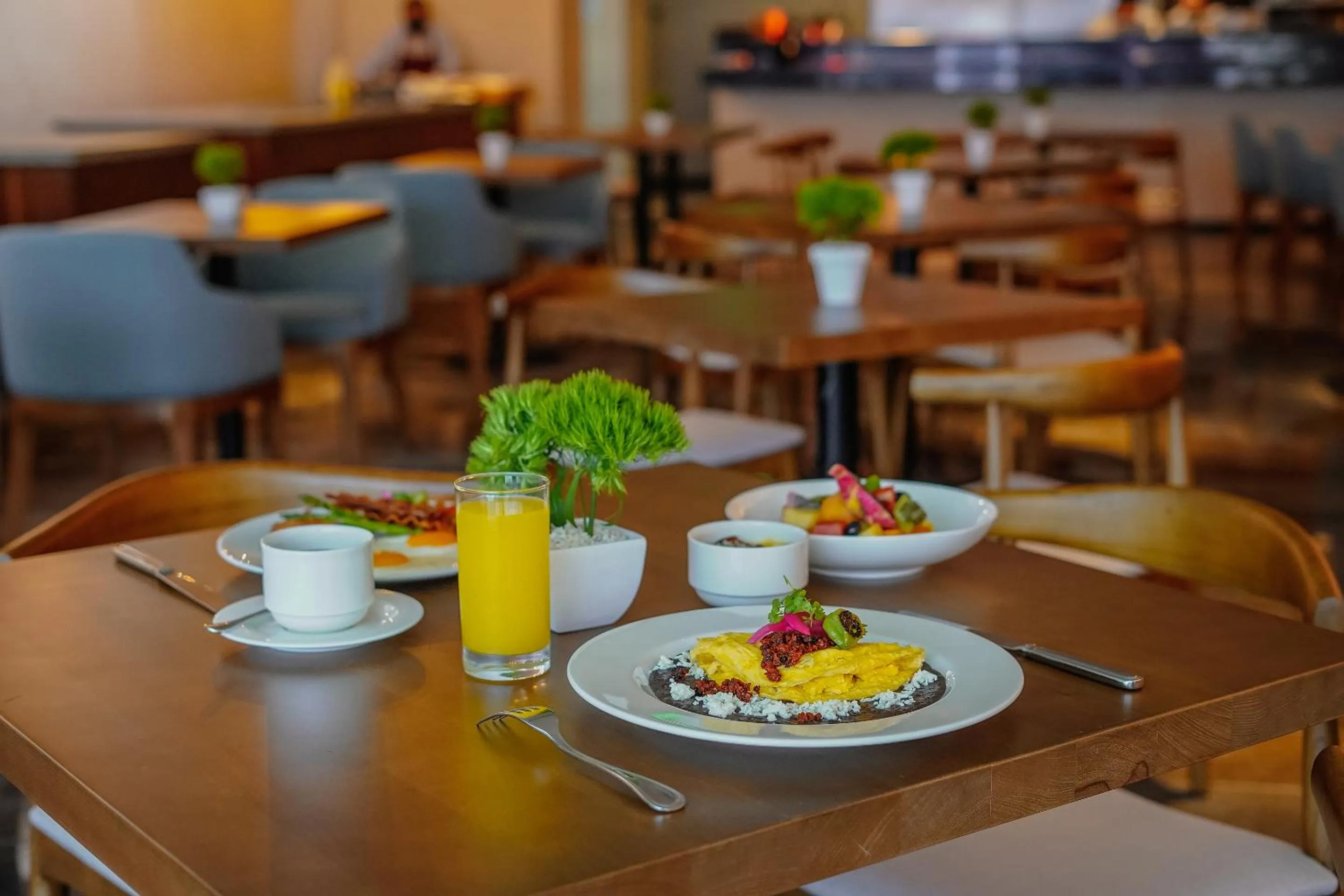 Breakfast in Villa Mercedes Curio Collection By Hilton