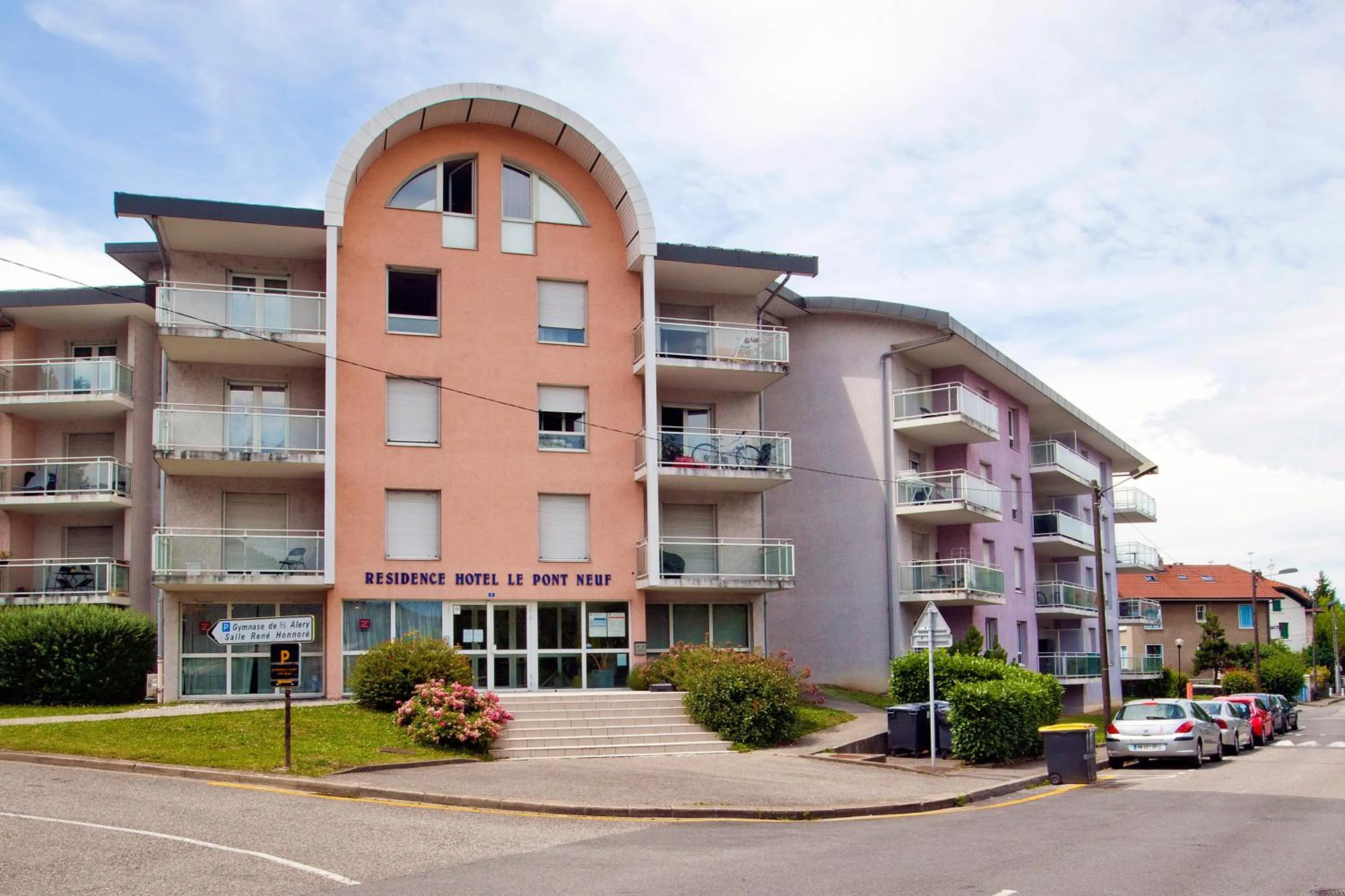 Facade/entrance in Séjours & Affaires Annecy Le Pont Neuf