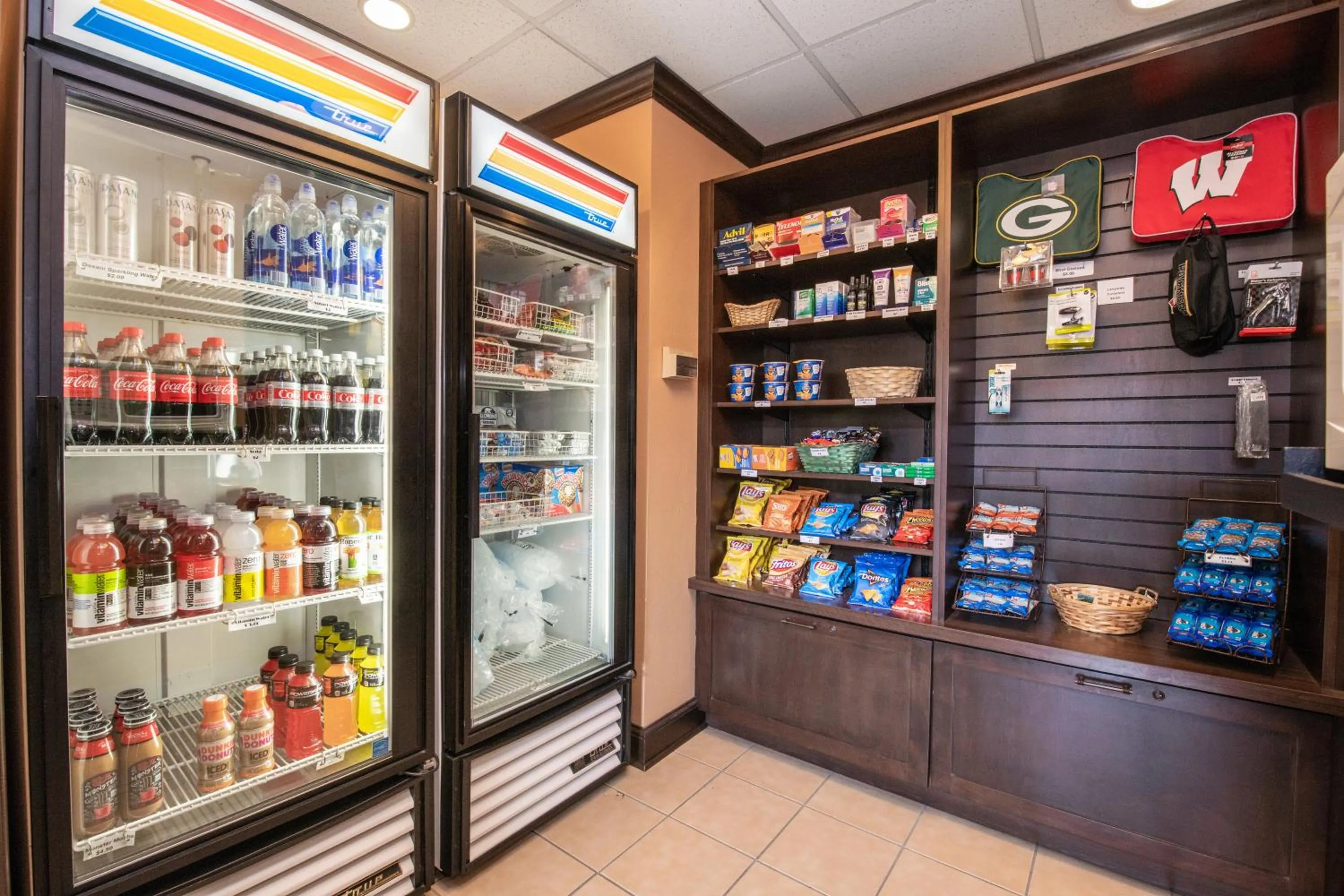 Lobby or reception in Holiday Inn Express - Delafield by IHG