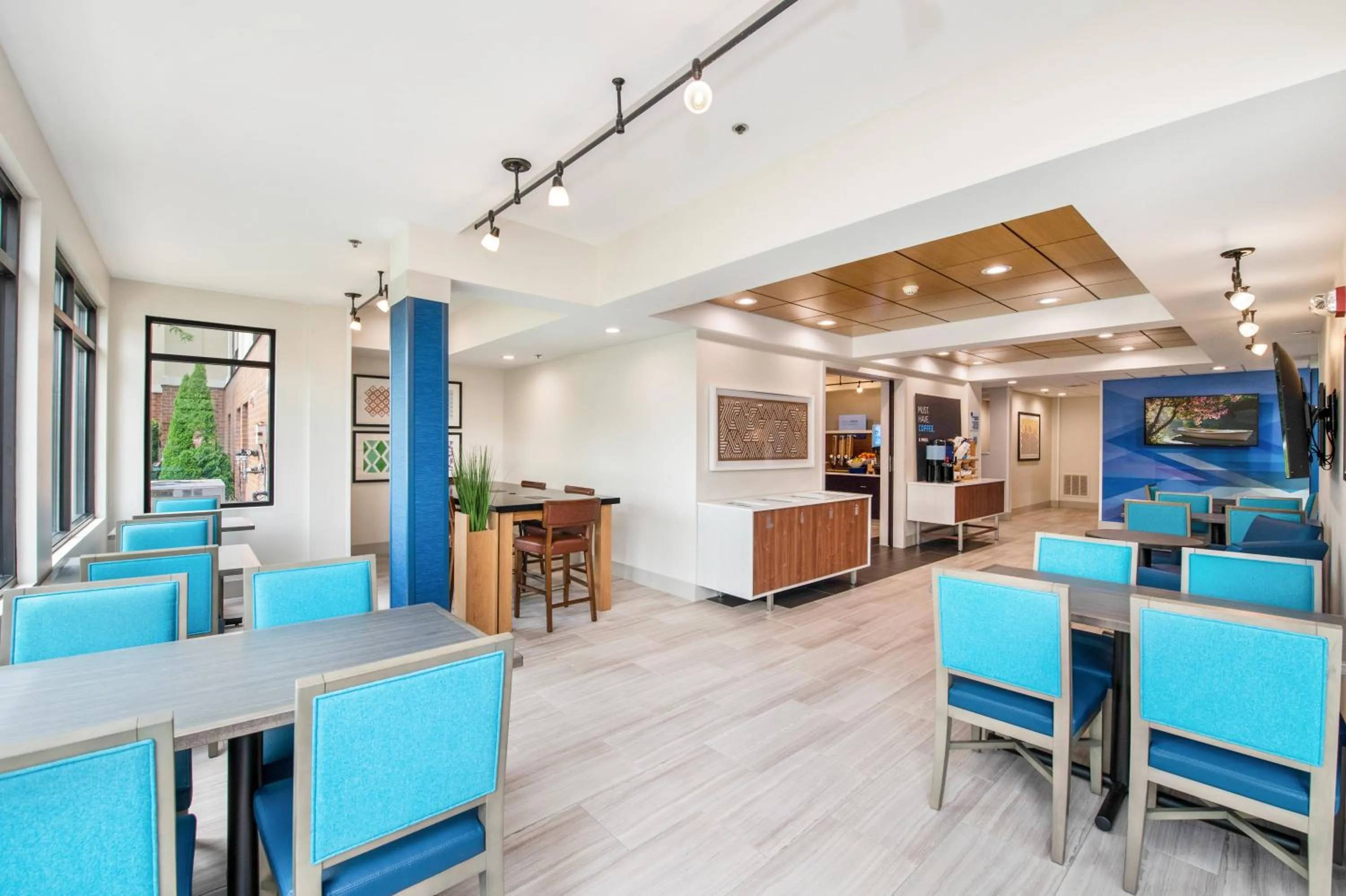 Breakfast in Holiday Inn Express - Delafield by IHG