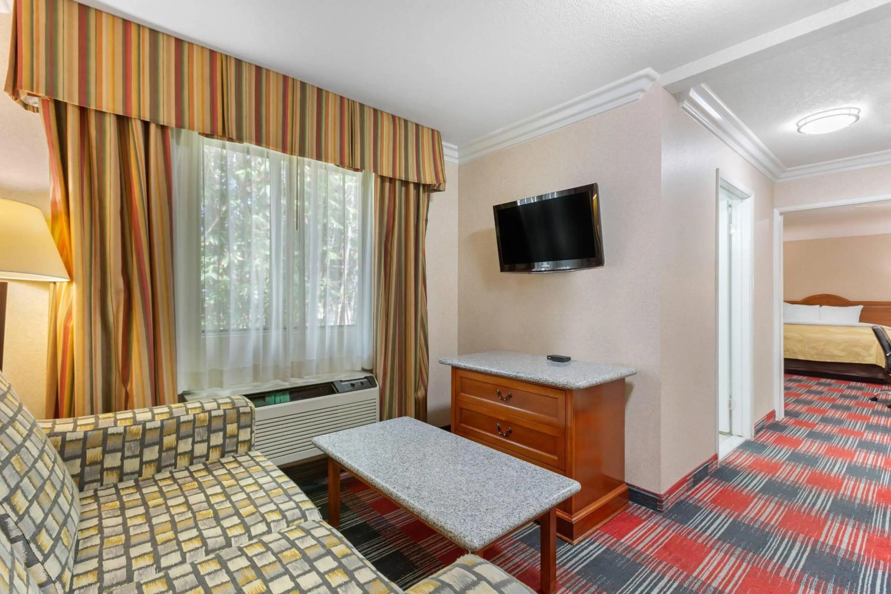 Bedroom, Bed in Quality Inn & Suites Oceanside Near Camp Pendleton