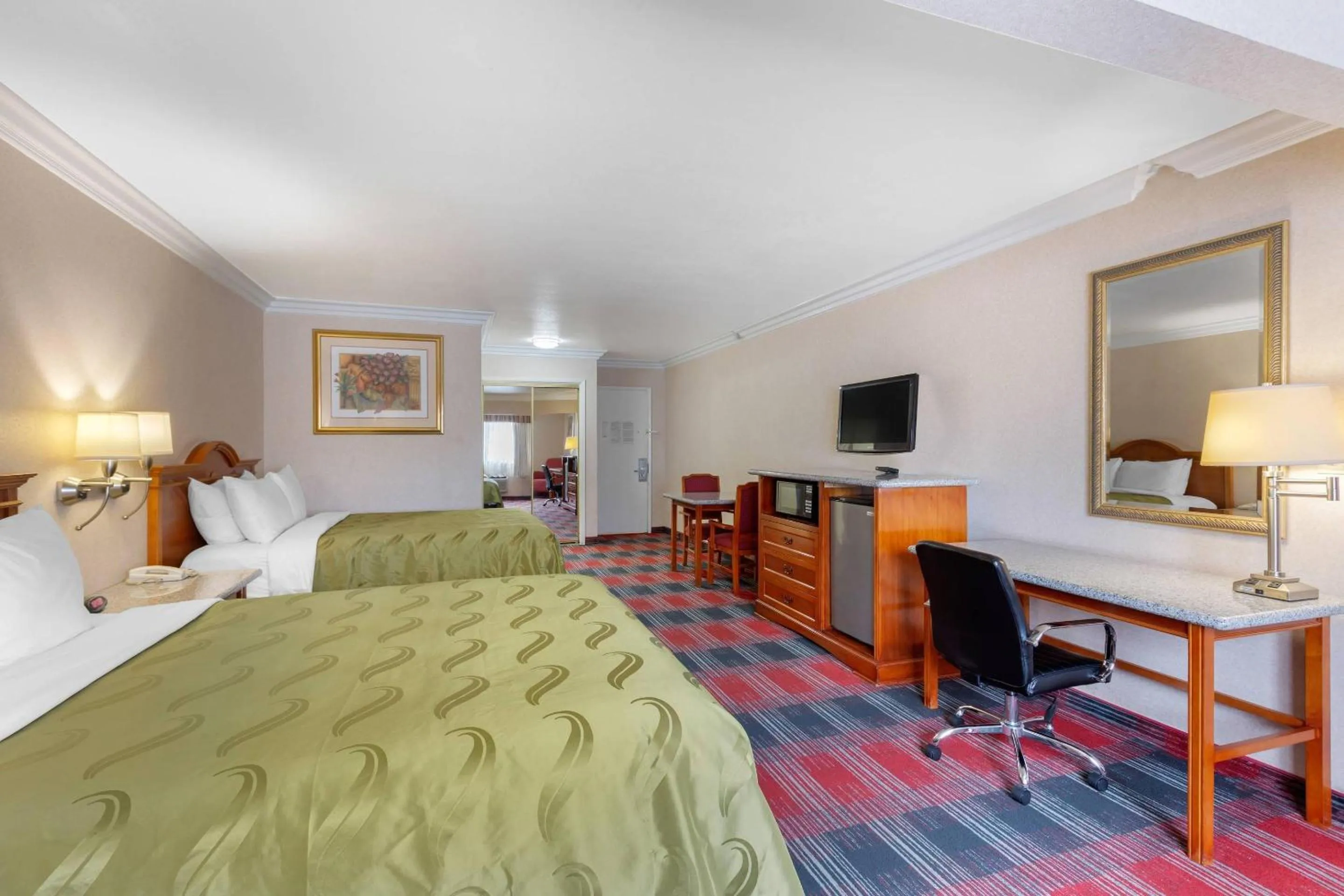 Bedroom, Bed in Quality Inn & Suites Oceanside Near Camp Pendleton