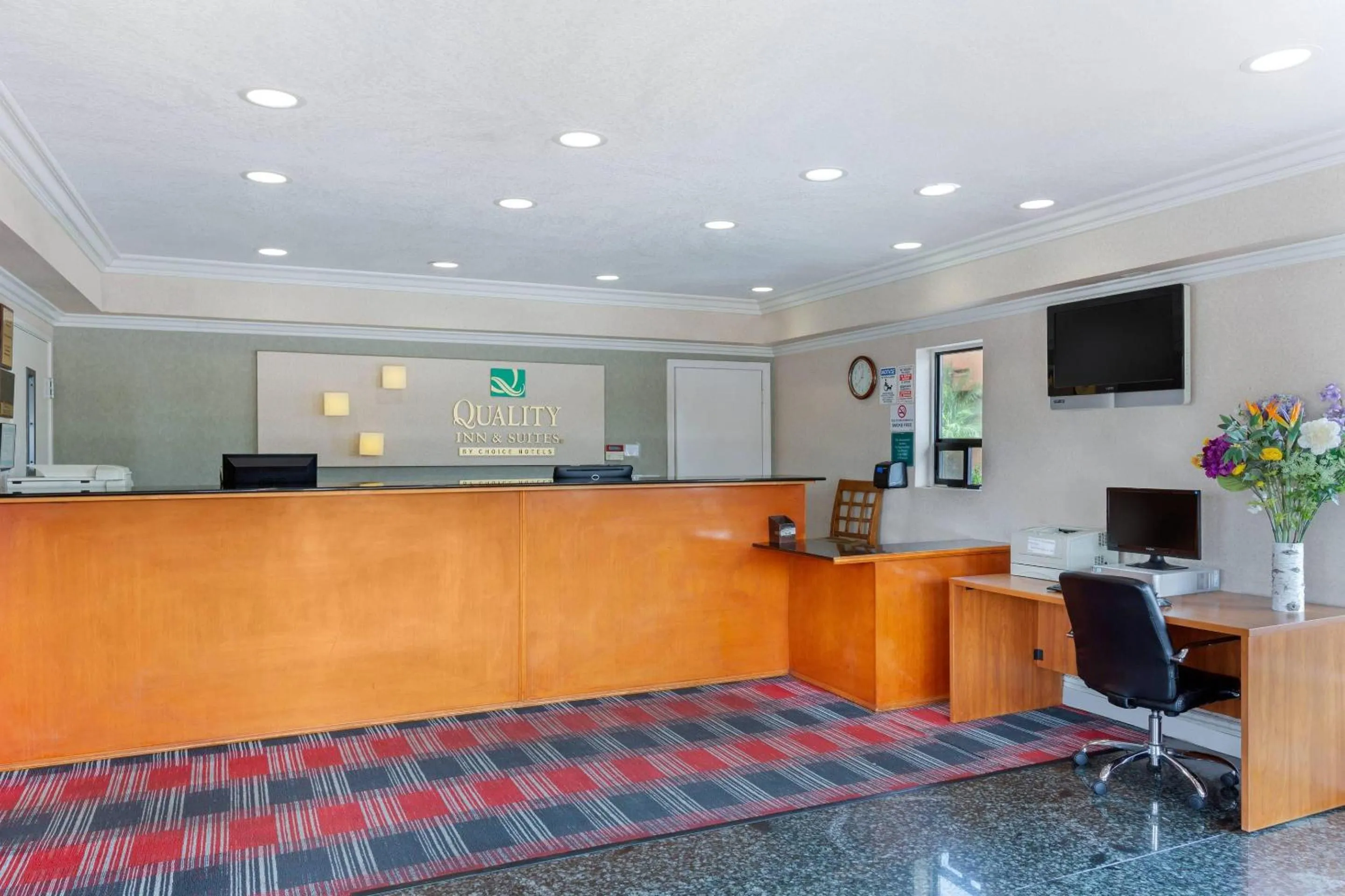 Lobby or reception in Quality Inn & Suites Oceanside Near Camp Pendleton