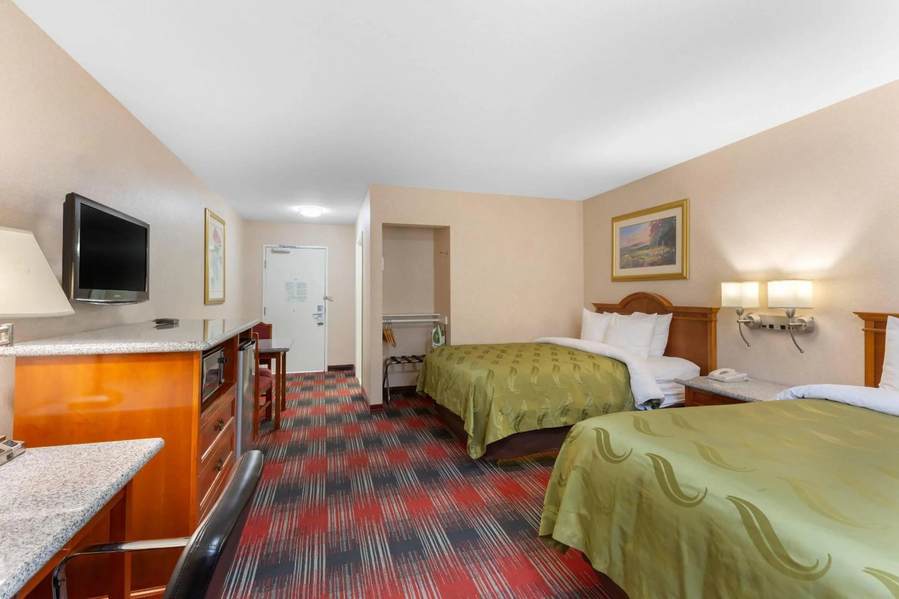 Bedroom, Bed in Quality Inn & Suites Oceanside Near Camp Pendleton