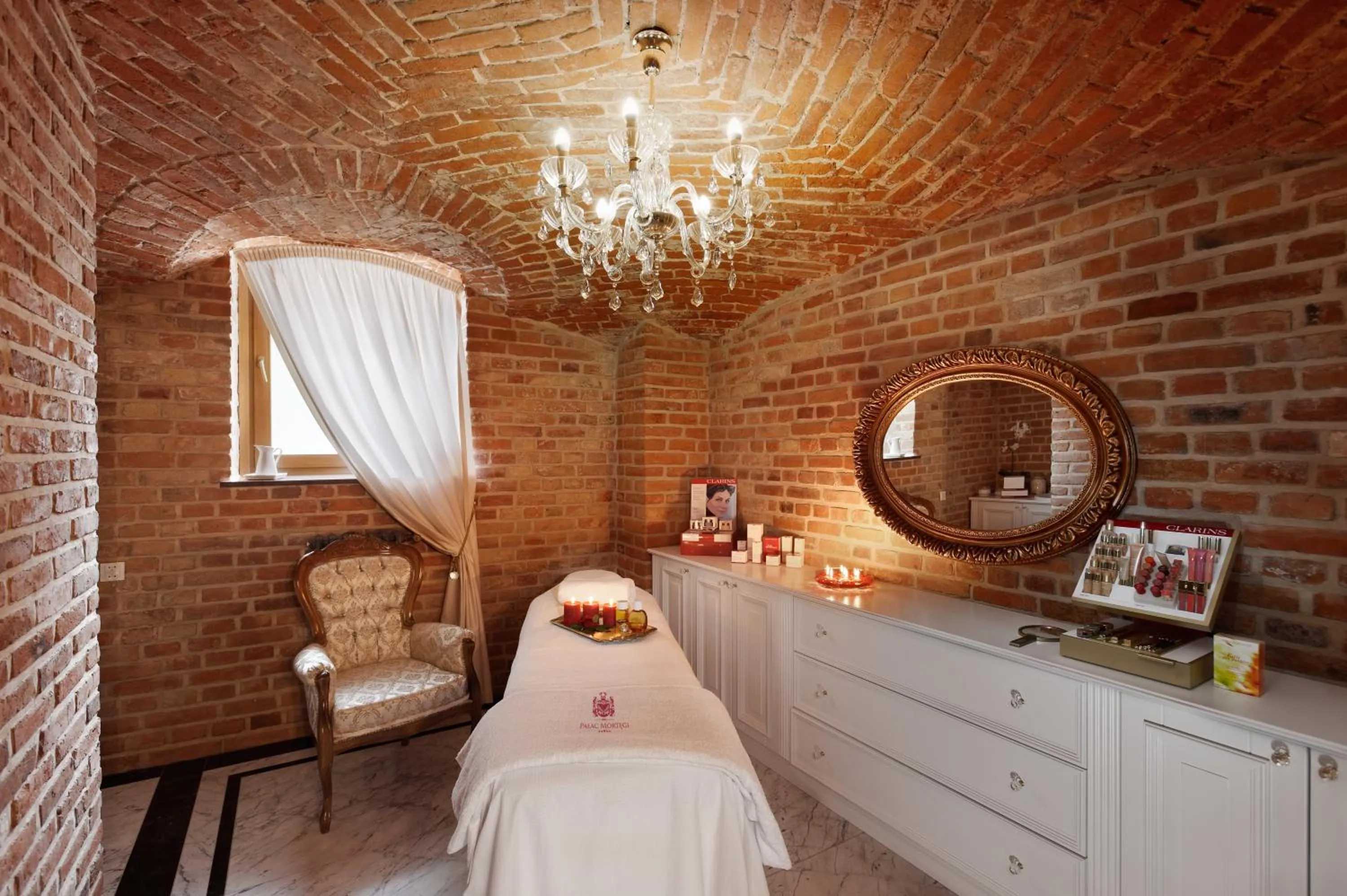 Spa and wellness centre/facilities in Palac Mortegi Hotel & SPA- Restauracja Szlachecka, SPA, Basen, Sauny, Jazda Konna, Mini Zoo- Luksus, Relaks i Przyroda w jednym!