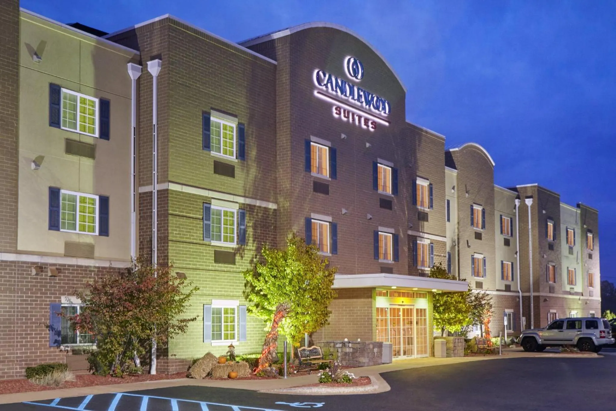 Property building in Candlewood Suites Milwaukee Airport - Oak Creek by IHG