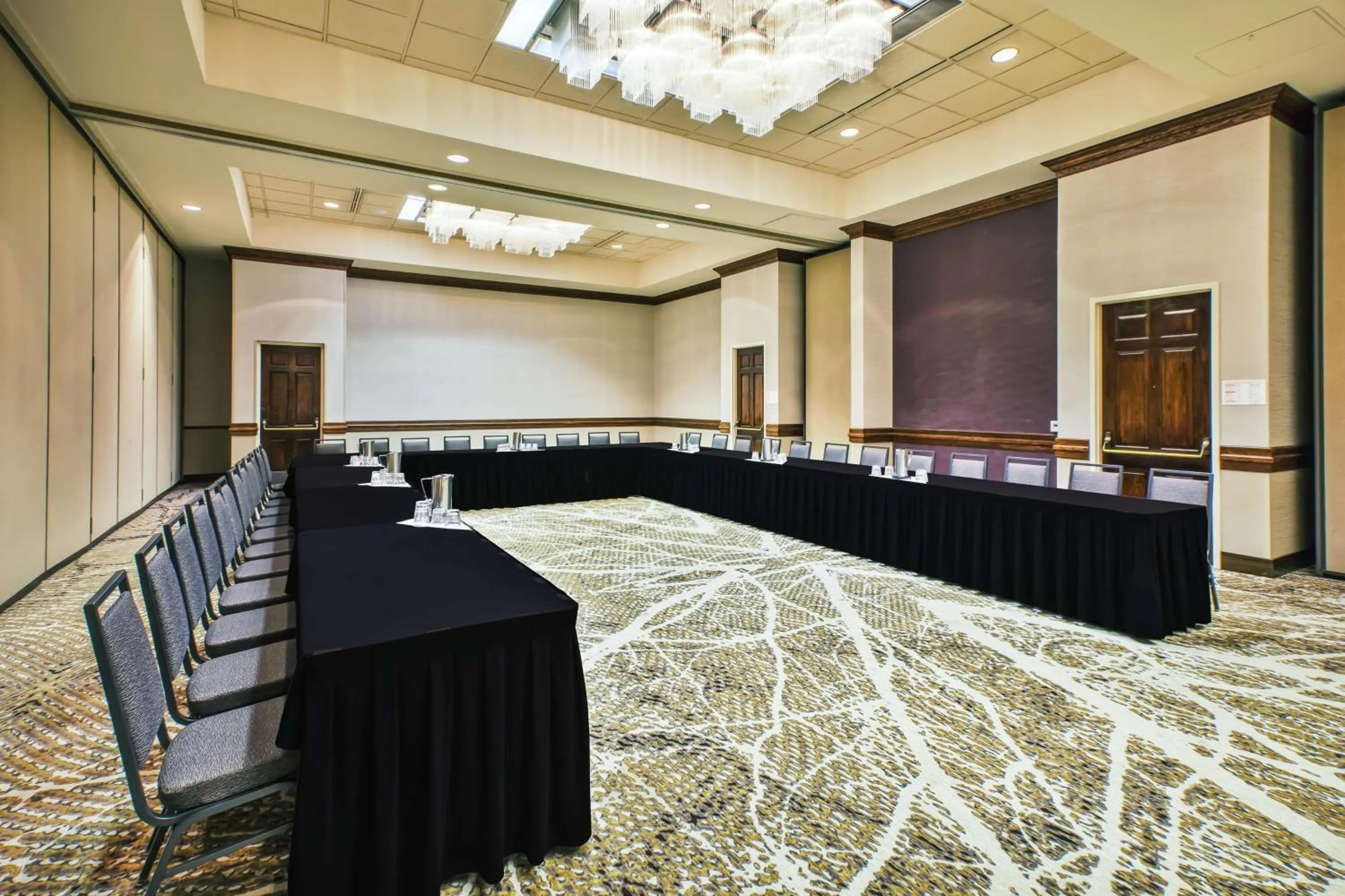 Meeting/conference room in DoubleTree by Hilton Rapid City Downtown Convention Center