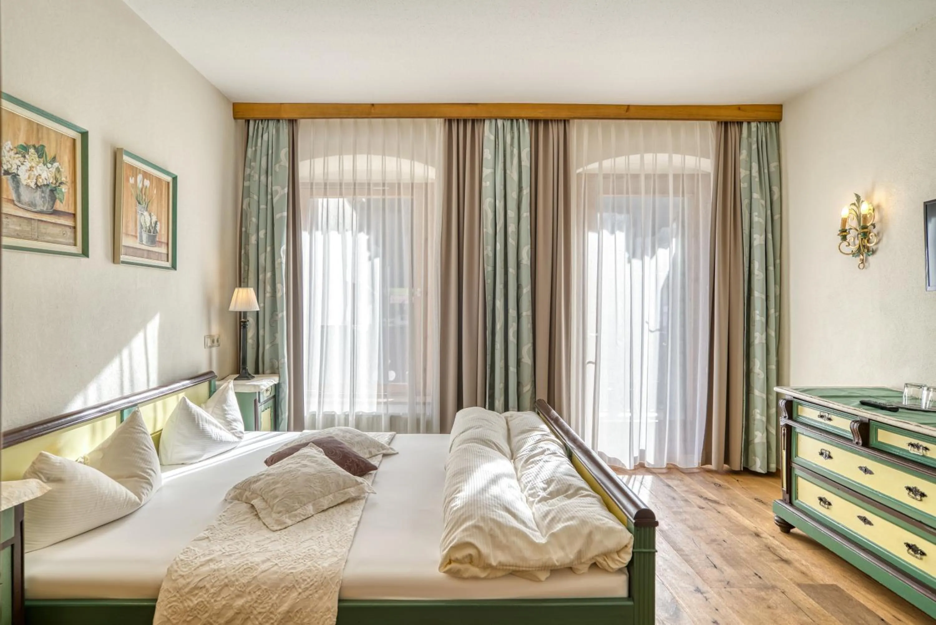 Bedroom, Bed in Posthotel Kassl 4-Sterne-Superior