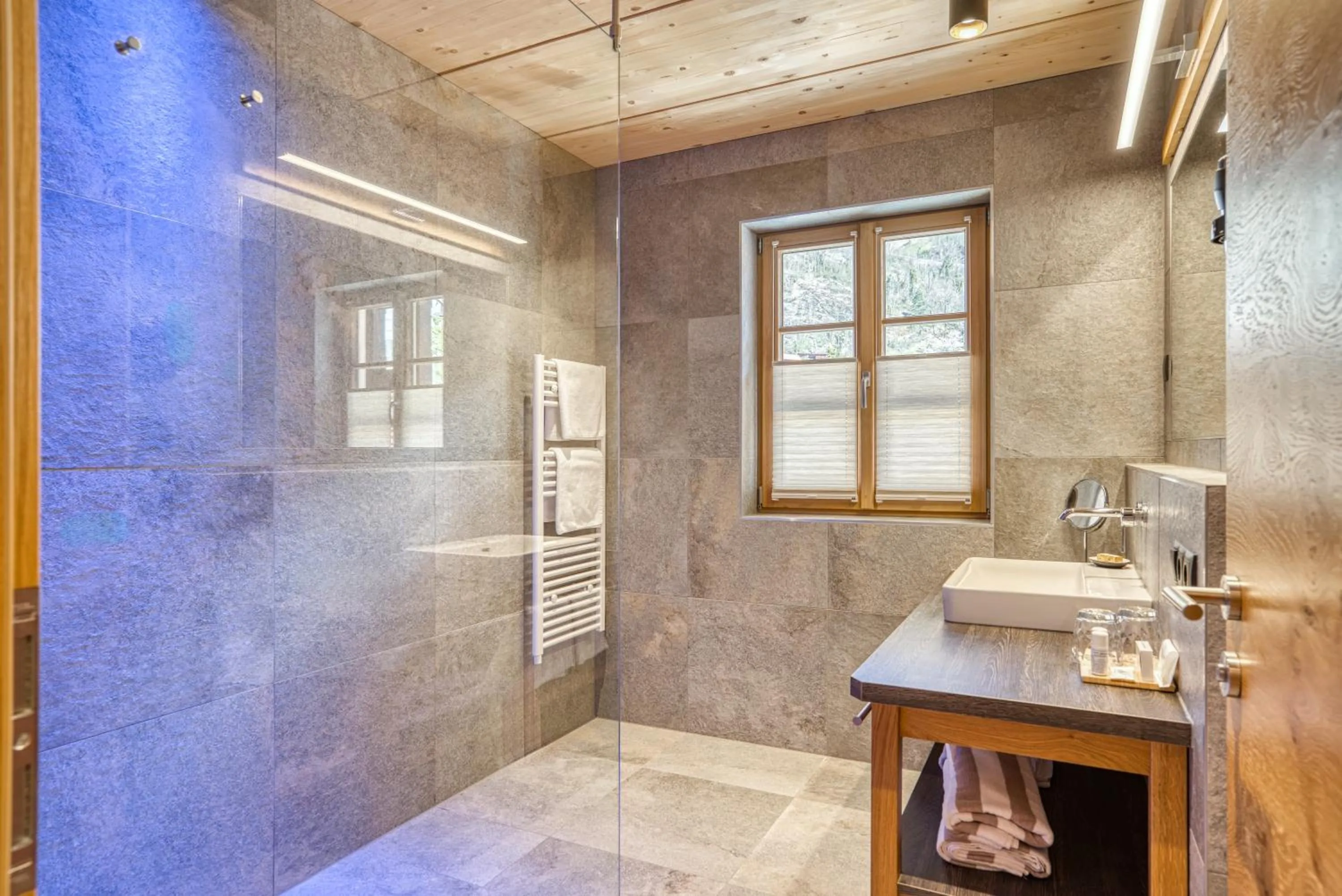 Bathroom in Posthotel Kassl 4-Sterne-Superior