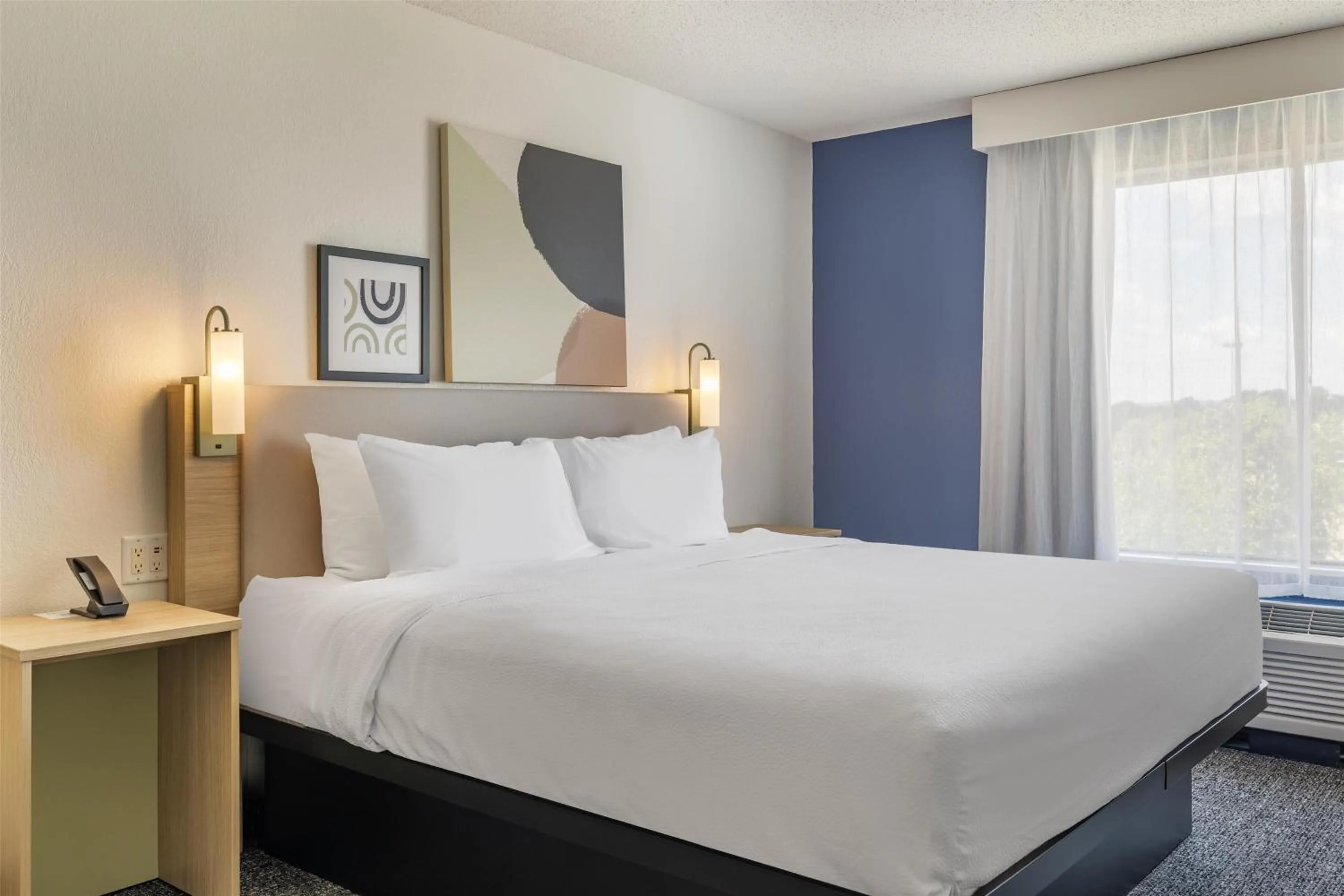 Bed in Spark by Hilton La Crosse Onalaska