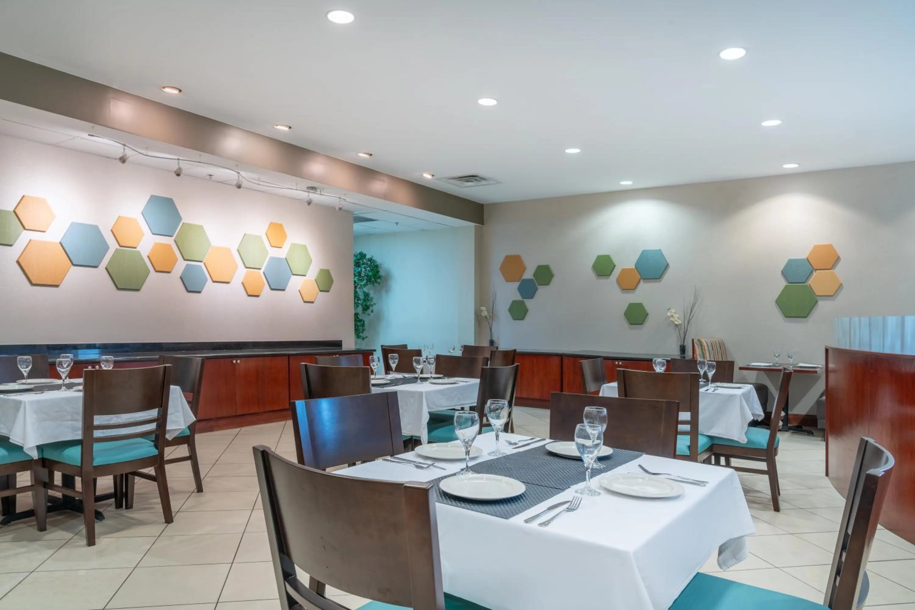Restaurant/places to eat in Holiday Inn Manassas - Battlefield by IHG
