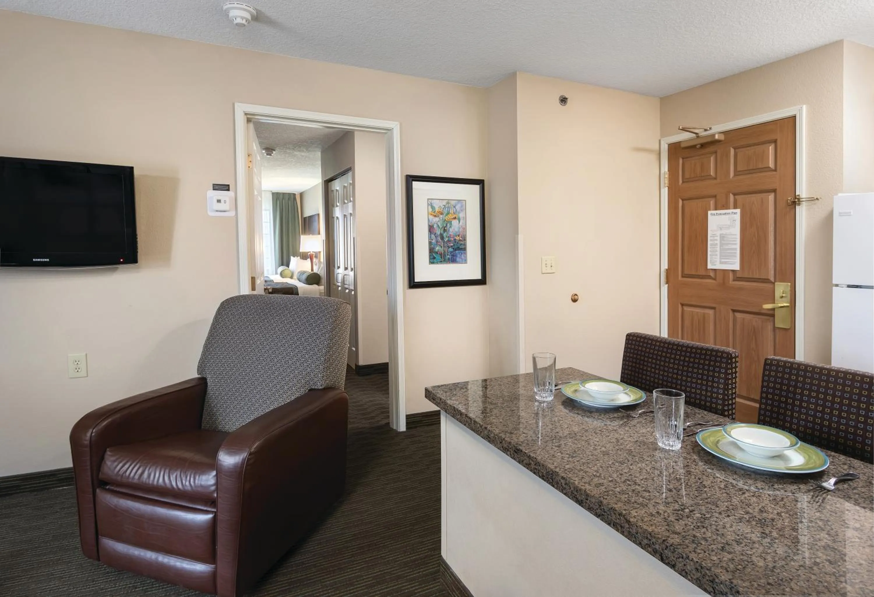 Dining area in Aspen Suites - Rochester