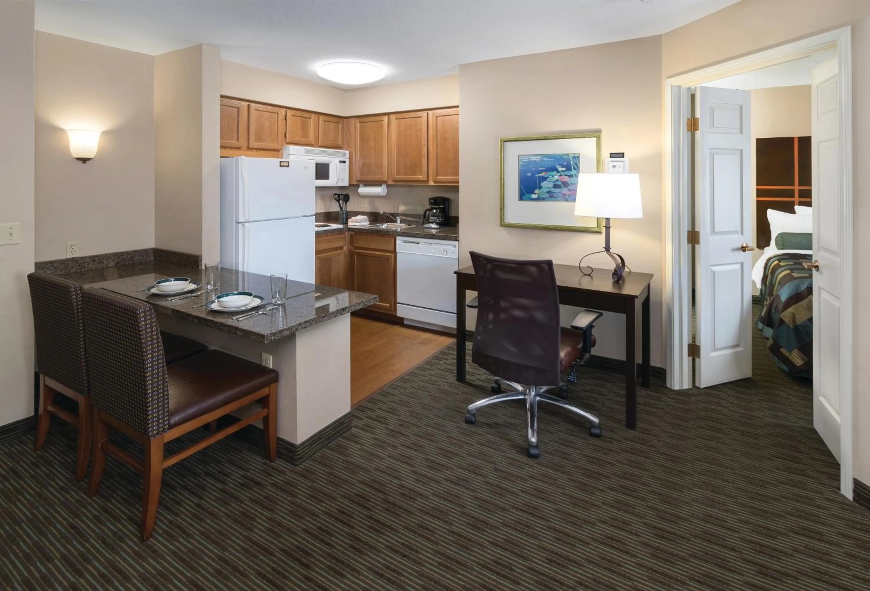 Kitchen or kitchenette in Aspen Suites - Rochester