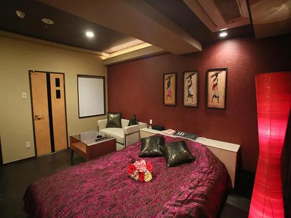 Bed in Nuda by H-Seven (Adult Only)