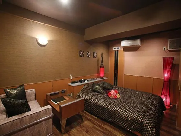 Bed in Nuda by H-Seven (Adult Only)