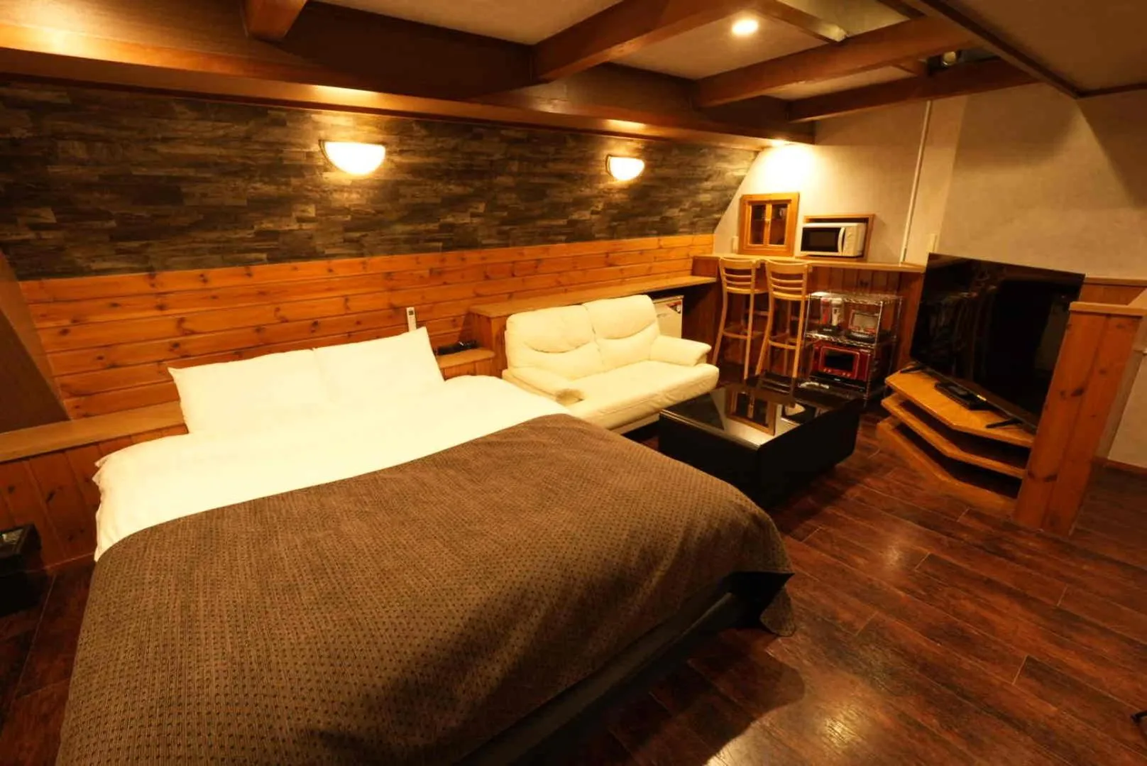 Bed in Nuda by H-Seven (Adult Only)