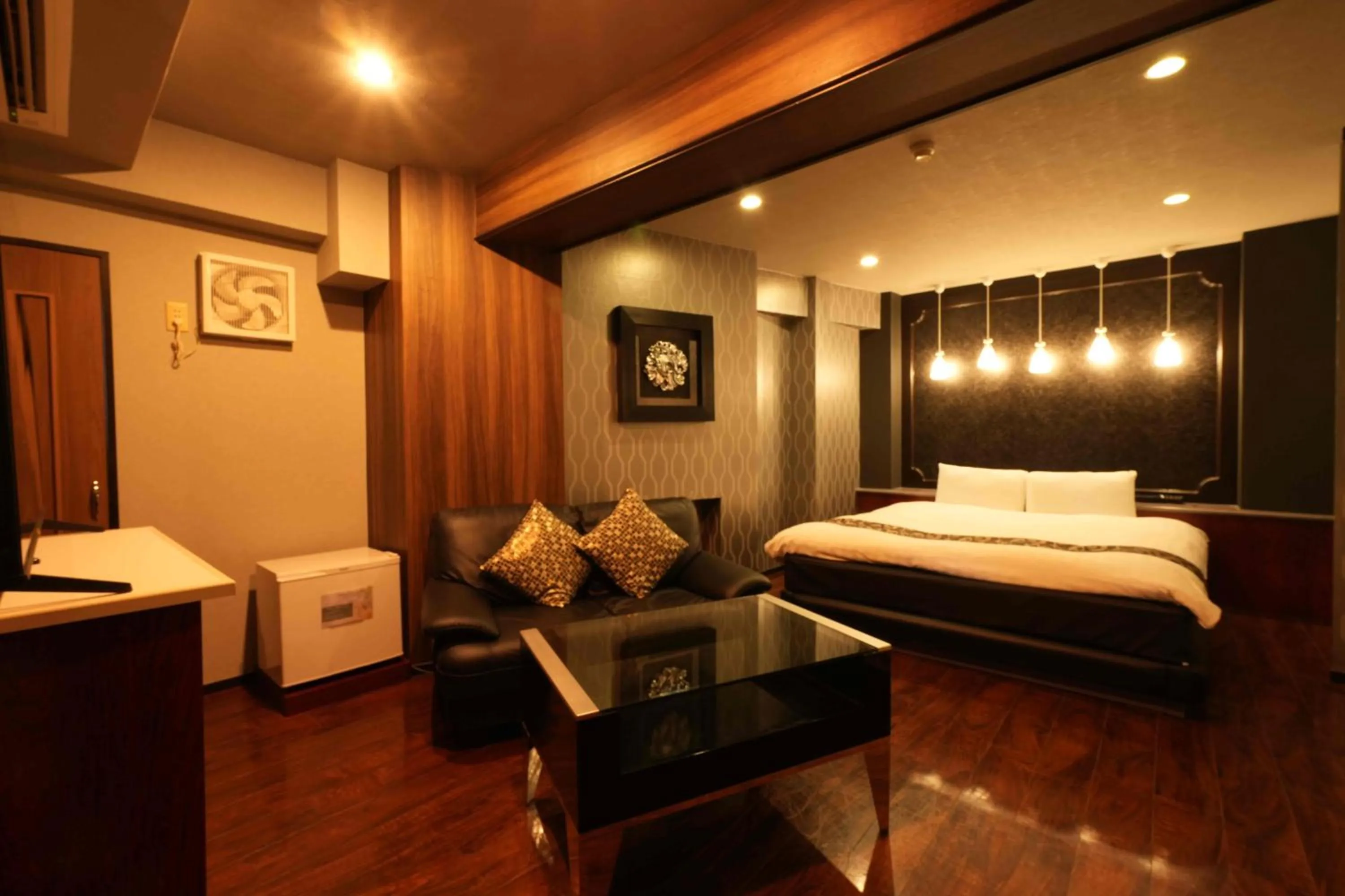 Bed in Nuda by H-Seven (Adult Only)