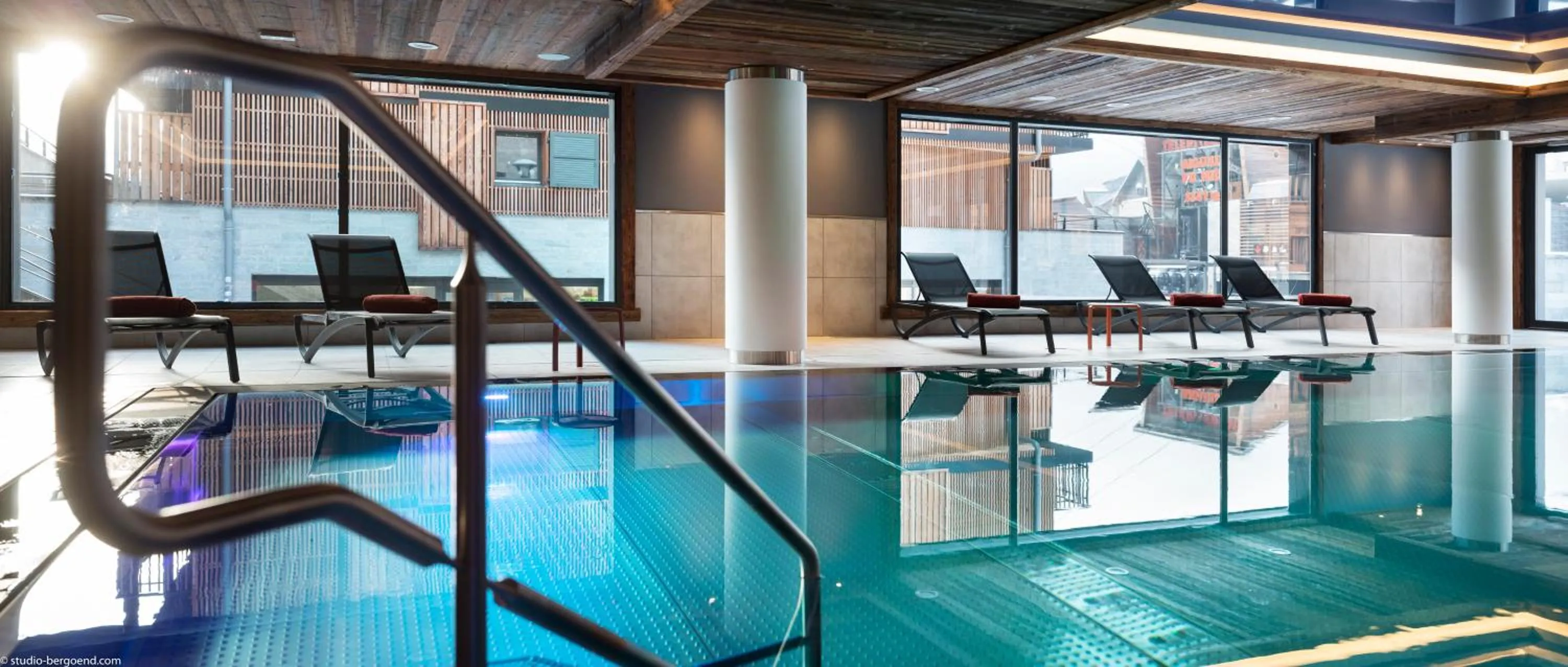 Swimming pool in MGM Hôtels & Résidences - Résidence Le Cristal de Jade