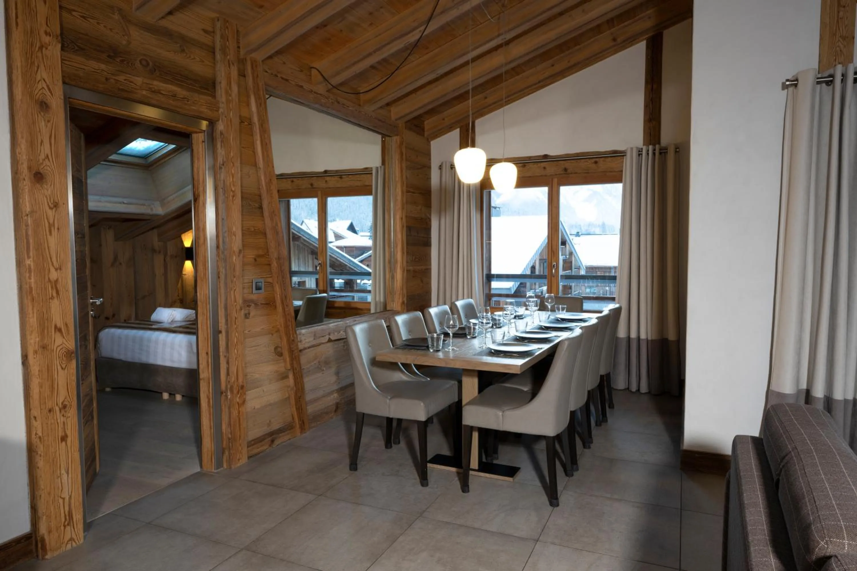 Living room, Bed in MGM Hôtels & Résidences - Résidence Le Cristal de Jade