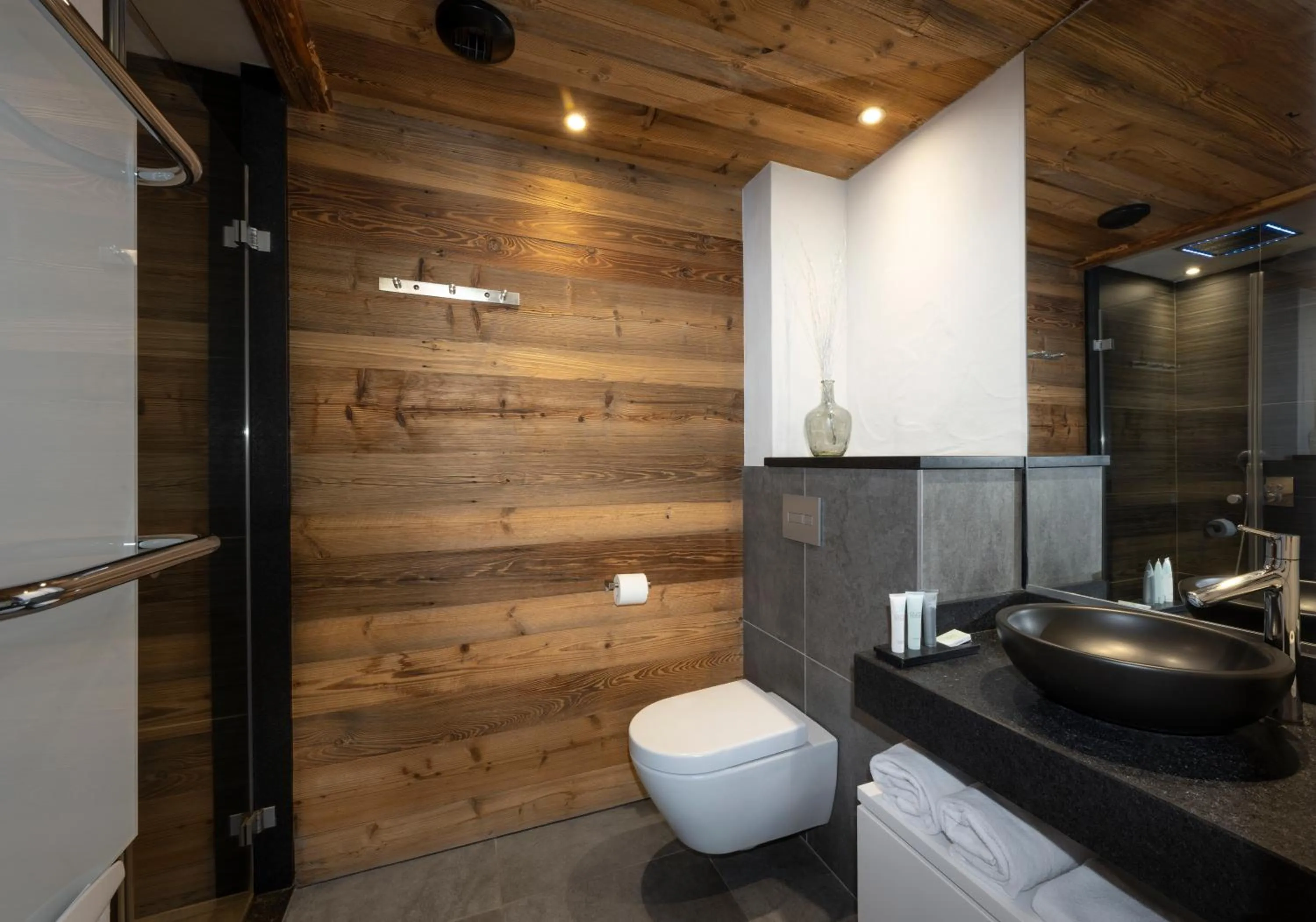 Shower in MGM Hôtels & Résidences - Résidence Le Cristal de Jade