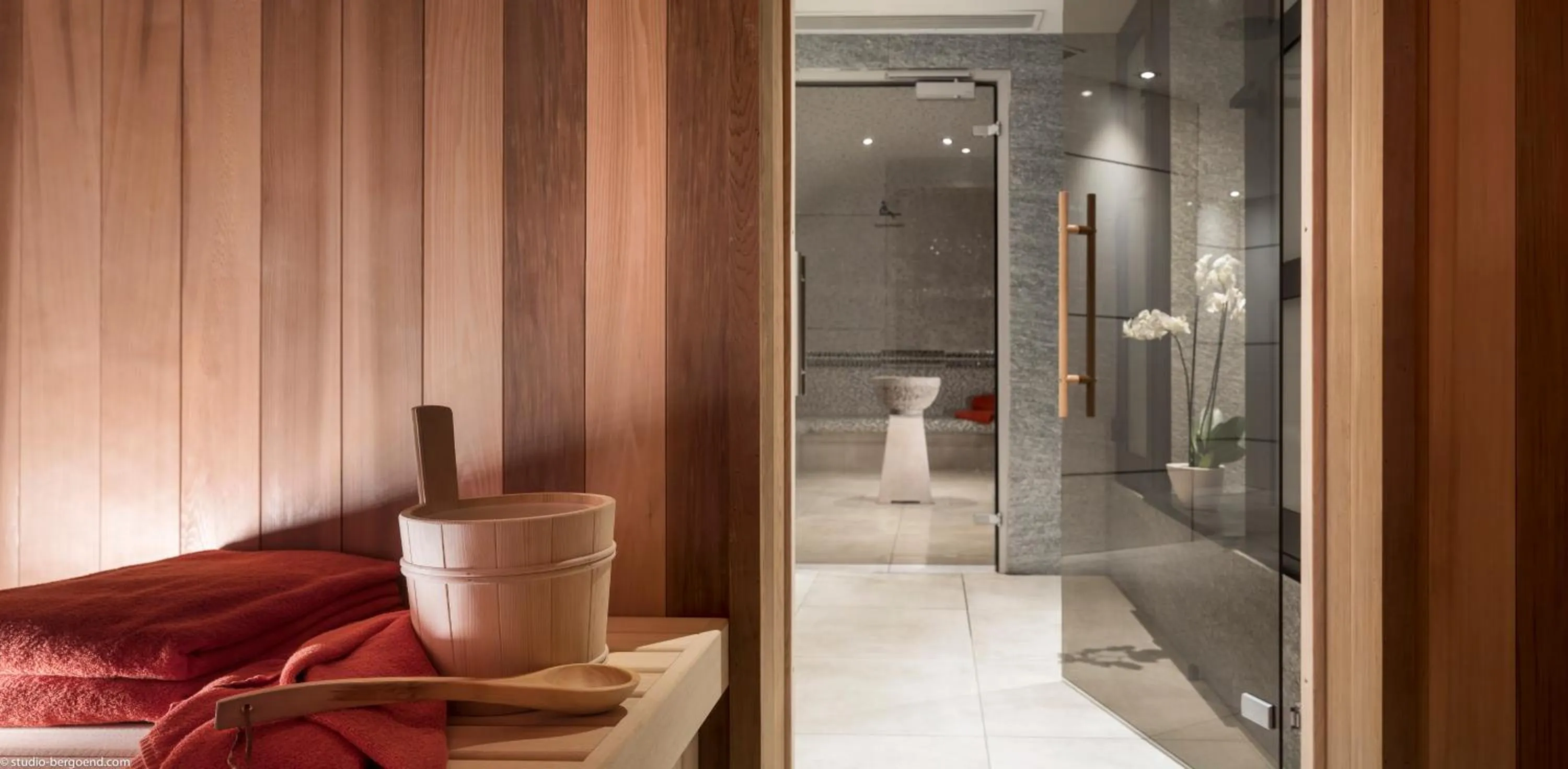 Sauna, Bed in MGM Hôtels & Résidences - Résidence Le Cristal de Jade