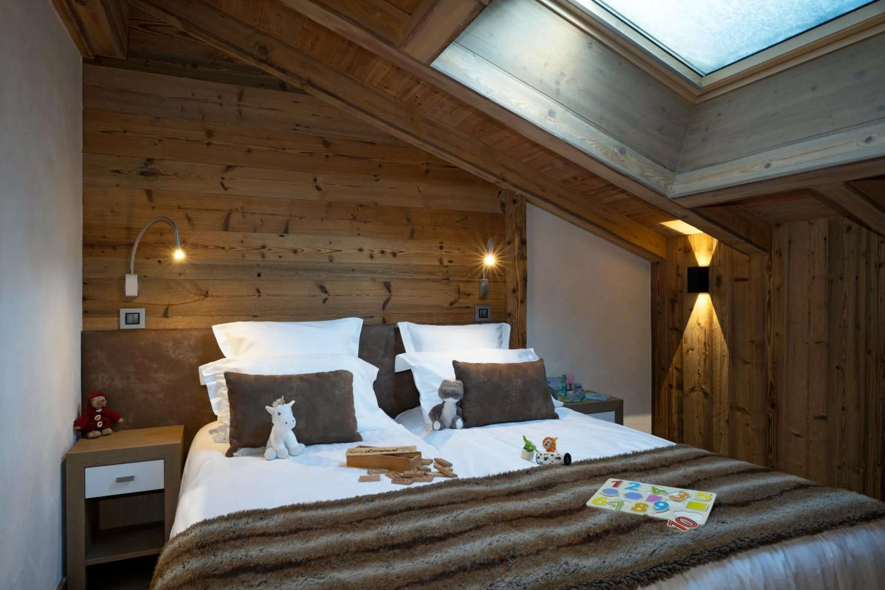 Bedroom, Bed in MGM Hôtels & Résidences - Résidence Le Cristal de Jade