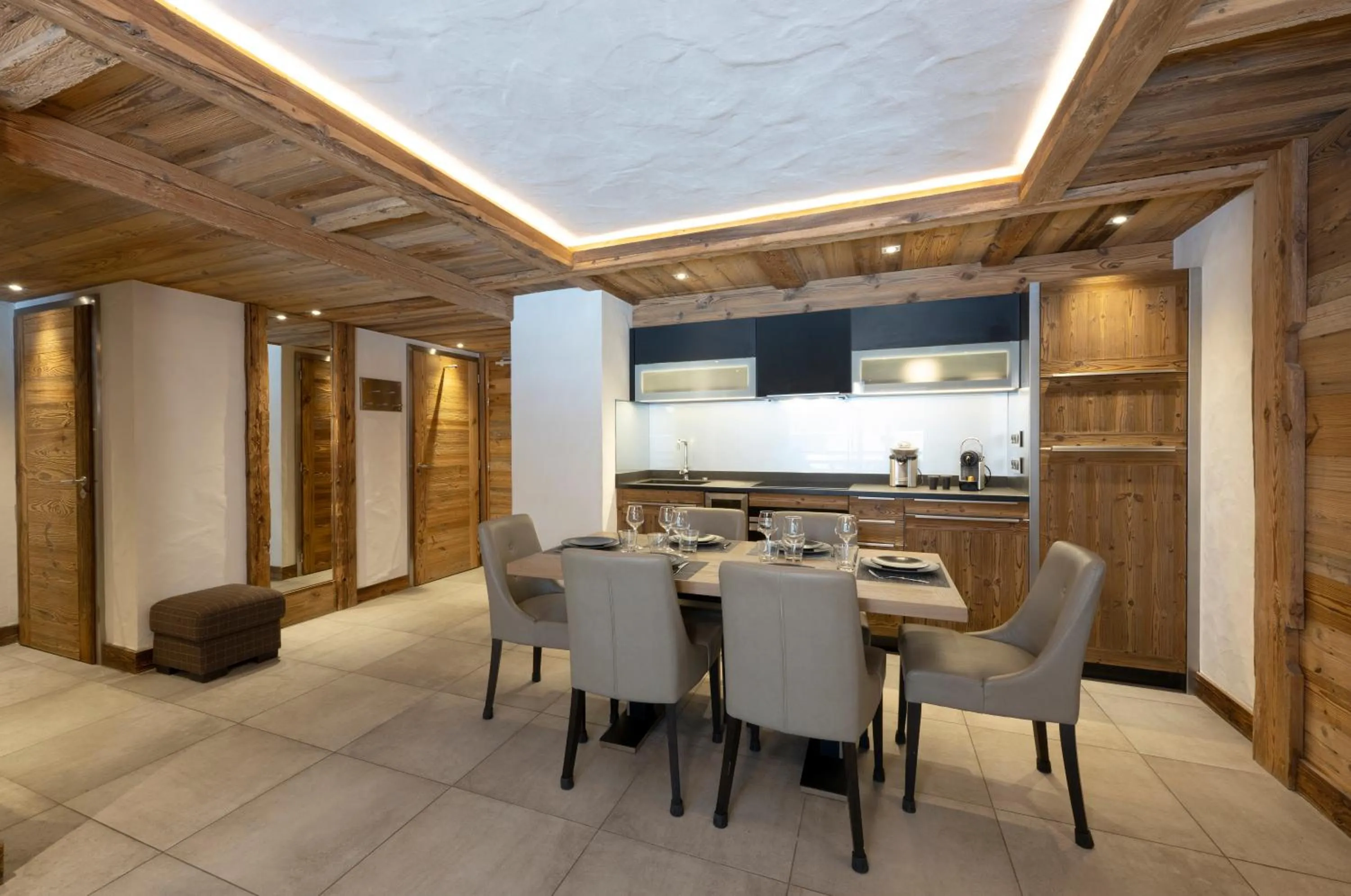 Dining area in MGM Hôtels & Résidences - Résidence Le Cristal de Jade